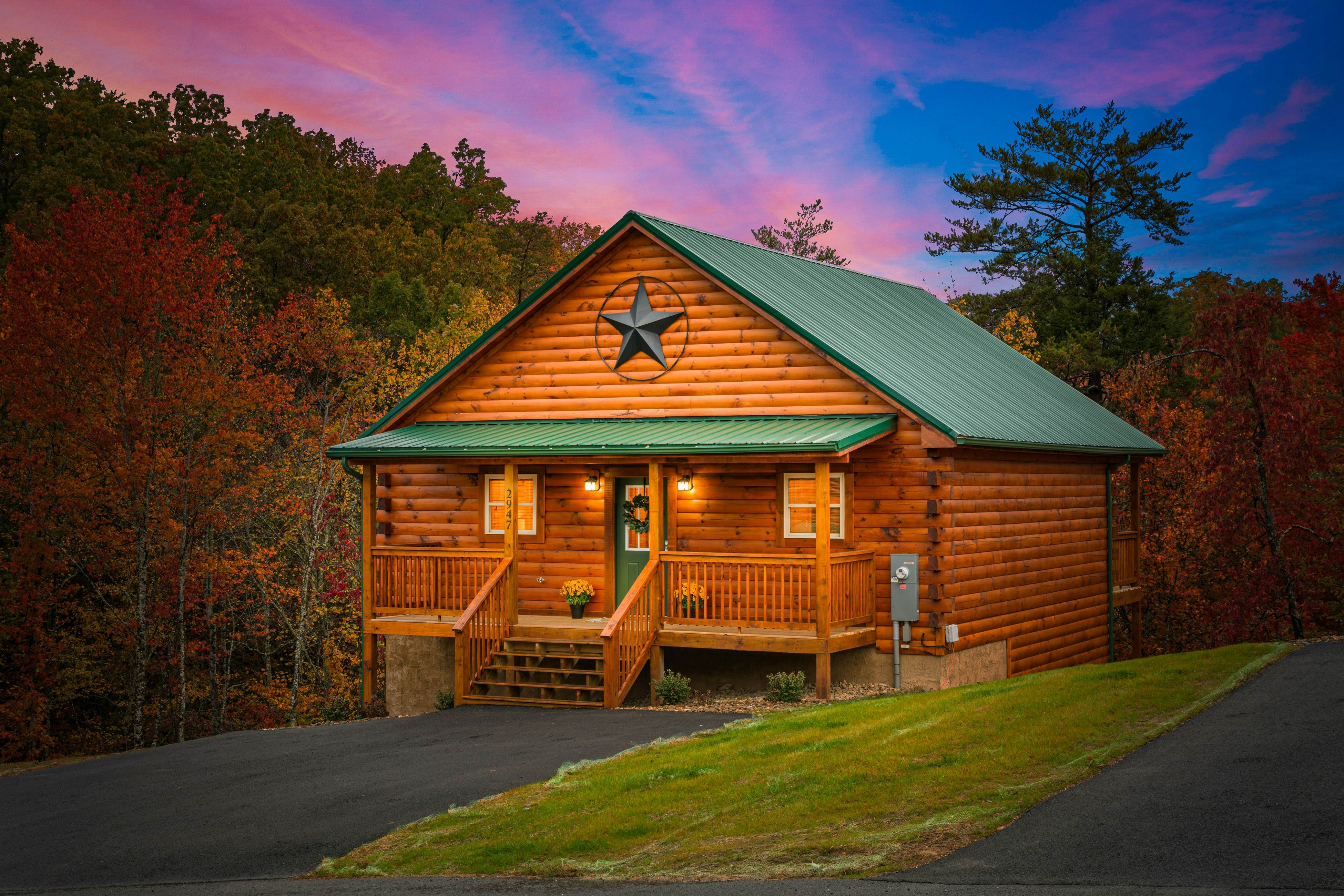 Brand New Luxe Cabin, Sleeps 6・Hot tub・Pool Table