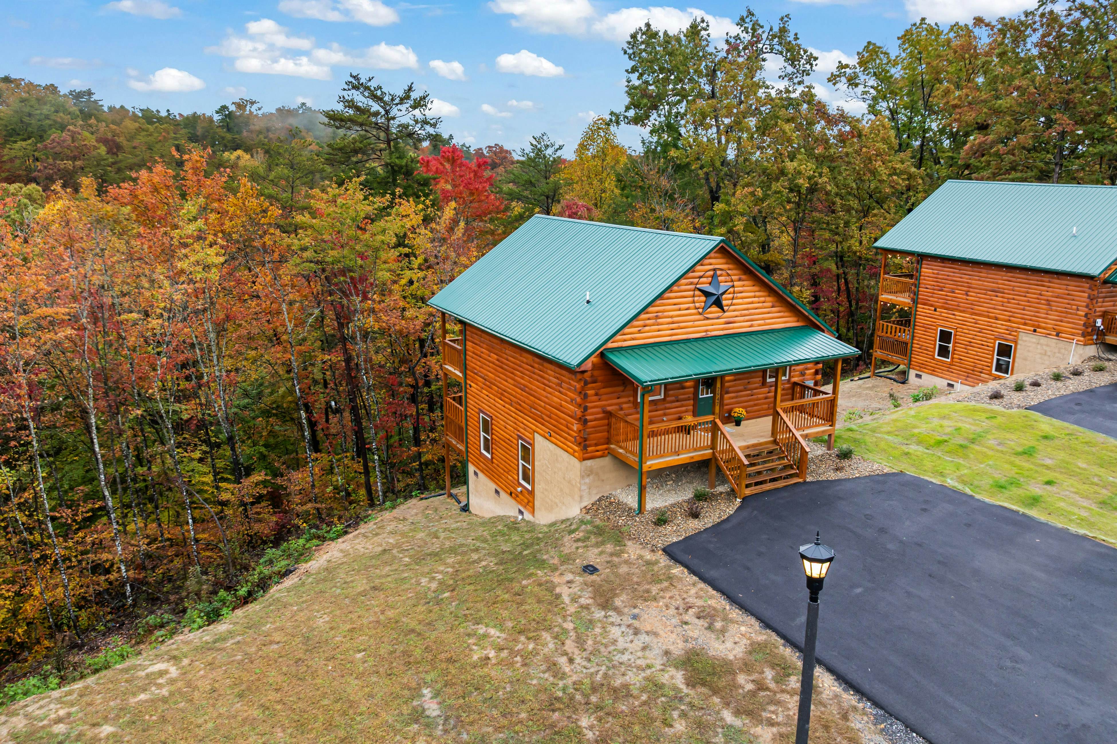 Brand New Luxe Cabin, Sleeps 6・Hot tub・Pool Table
