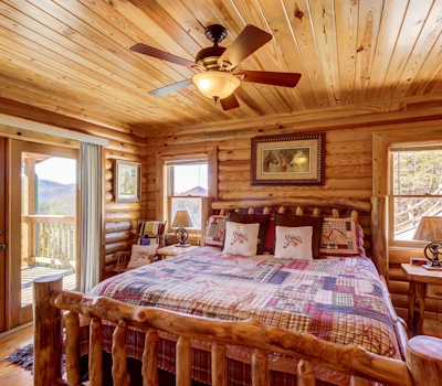 Retreat W Game Room, Sleeps 8・Hot Tub・Shared Pool