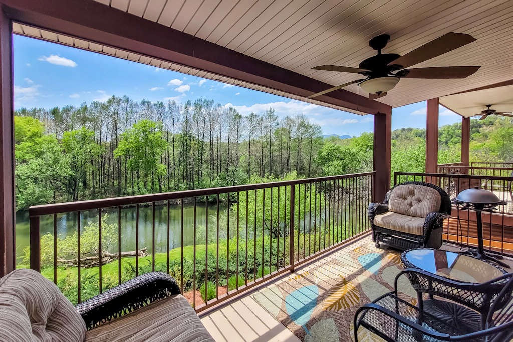 Charming Dollywood Retreat・Hot Tub & Pool Access