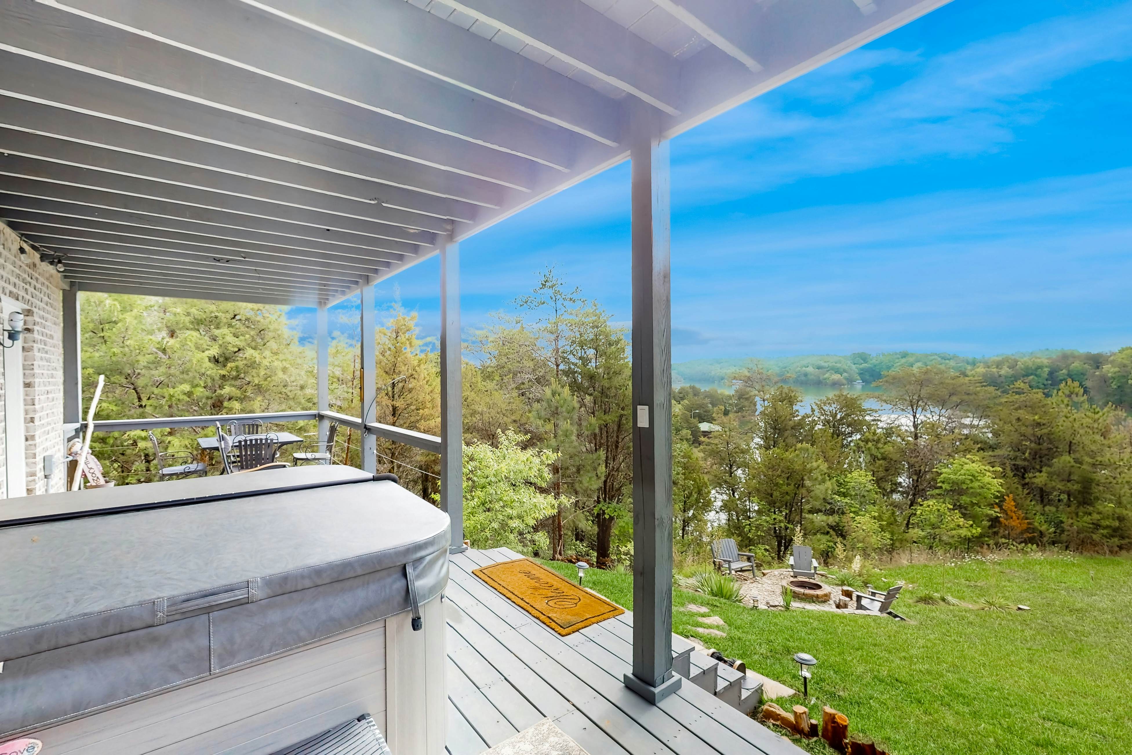 Scenic Douglas Lake Home・Deck・Hammocks・Hot Tub
