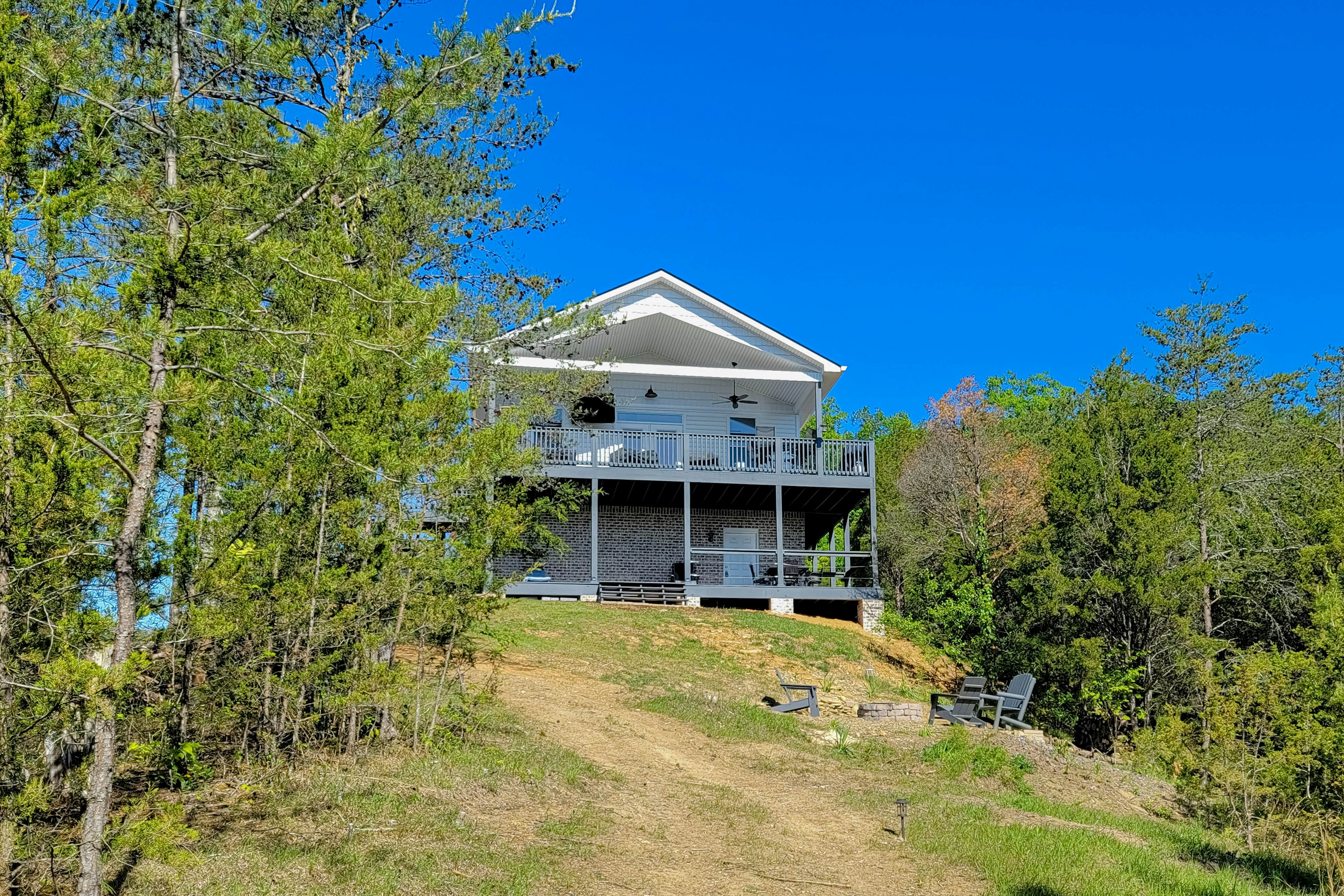 Scenic Douglas Lake Home・Deck・Hammocks・Hot Tub