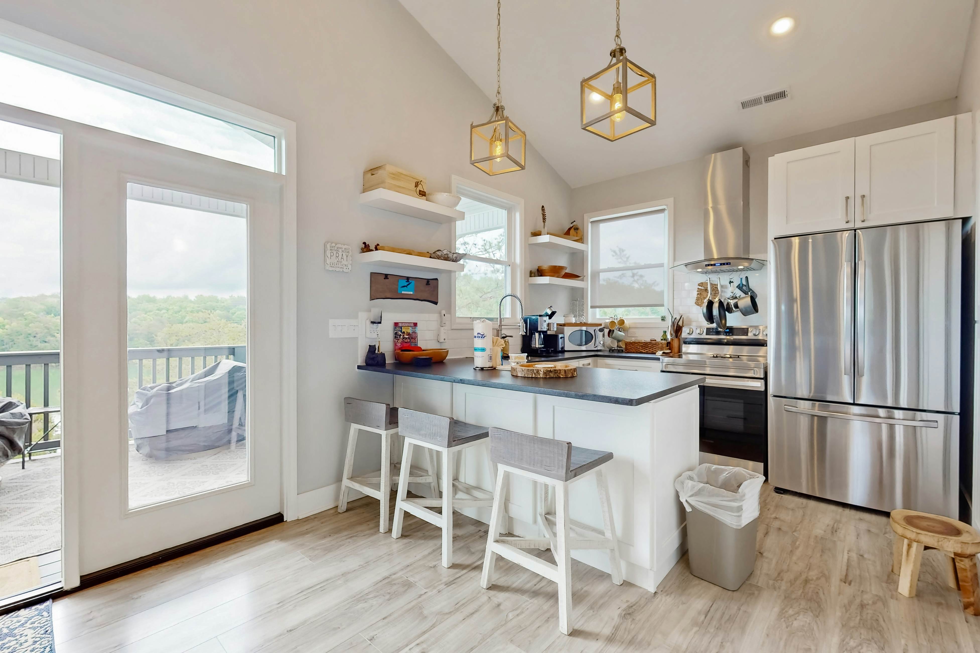 Scenic Douglas Lake Home・Deck・Hammocks・Hot Tub