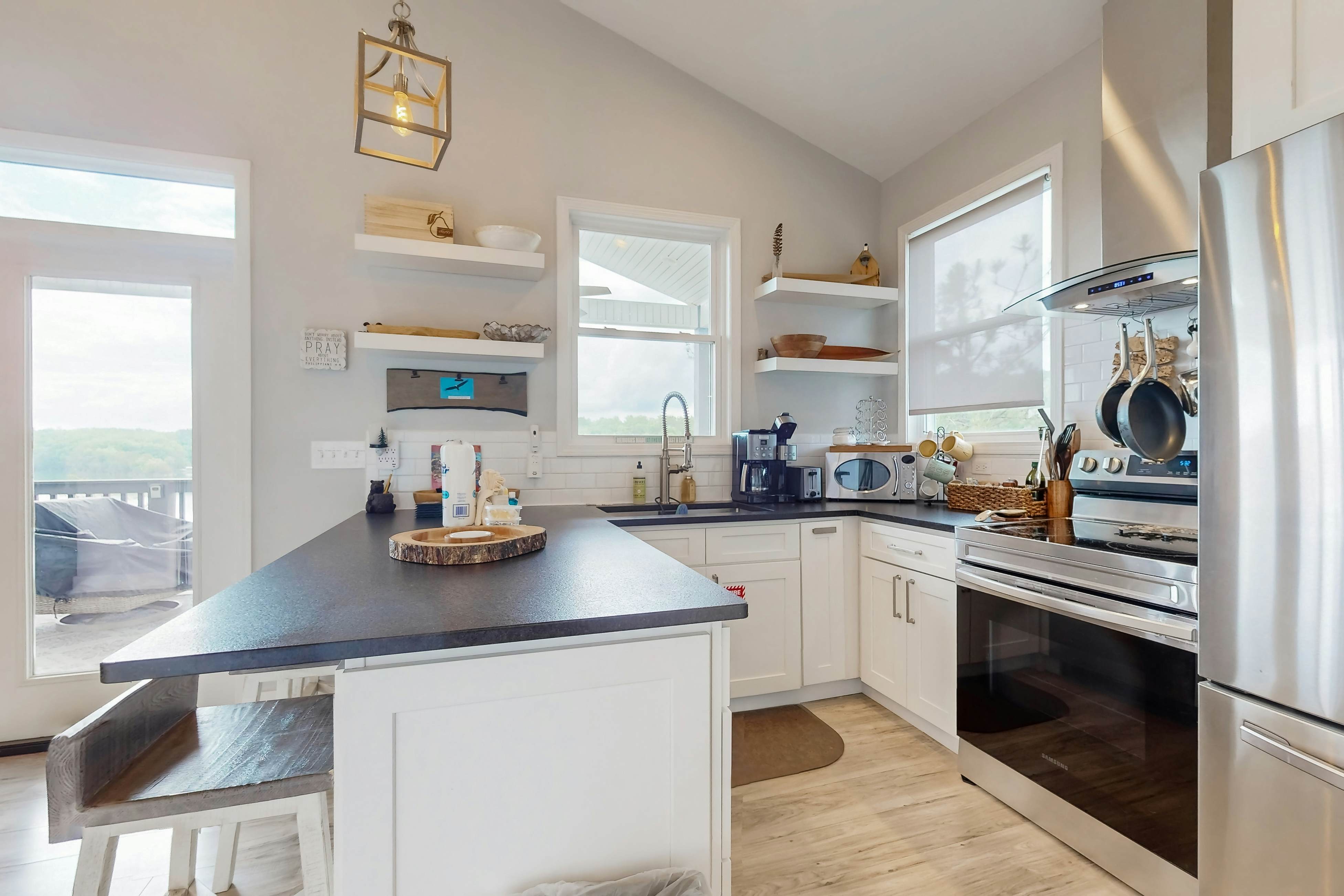 Scenic Douglas Lake Home・Deck・Hammocks・Hot Tub