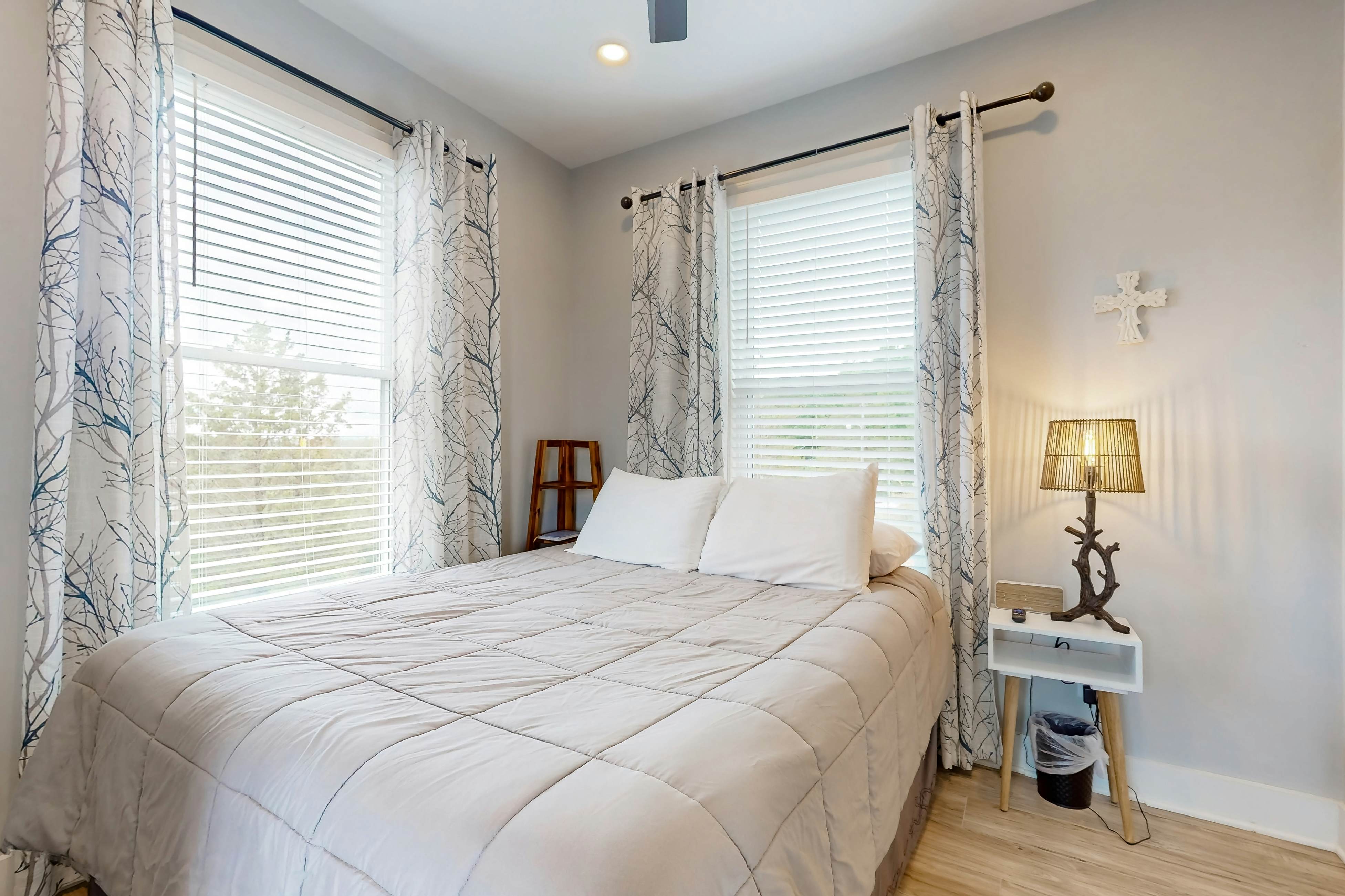 Scenic Douglas Lake Home・Deck・Hammocks・Hot Tub