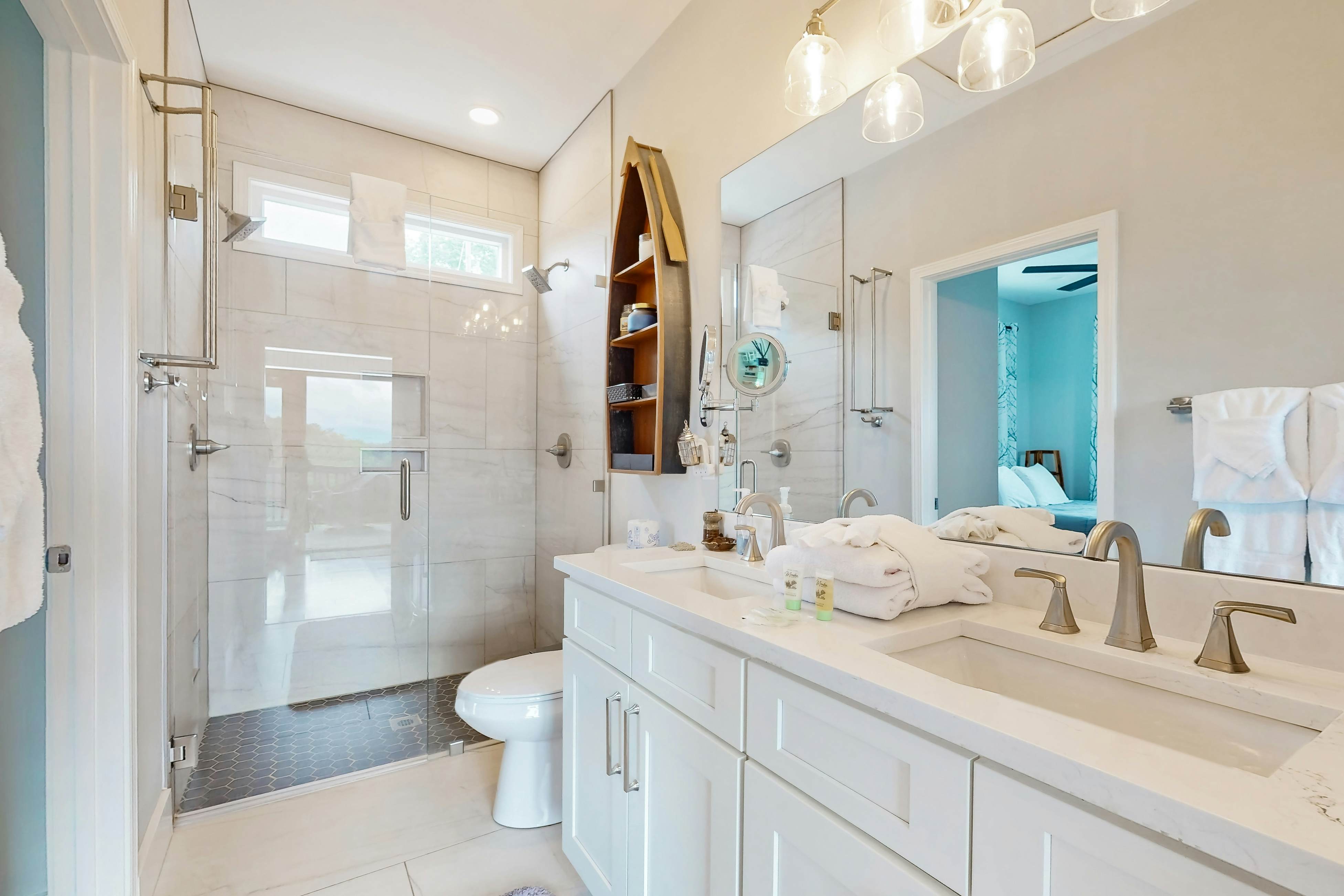 Scenic Douglas Lake Home・Deck・Hammocks・Hot Tub