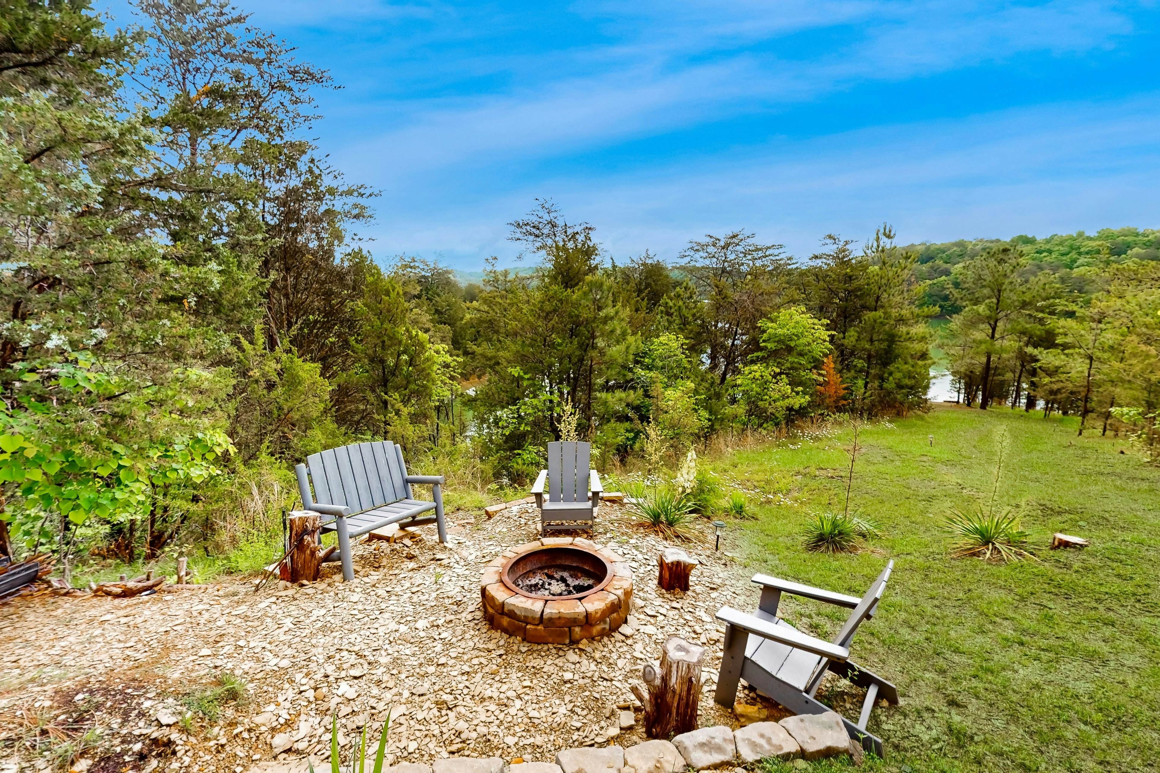 Scenic Douglas Lake Home・Deck・Hammocks・Hot Tub