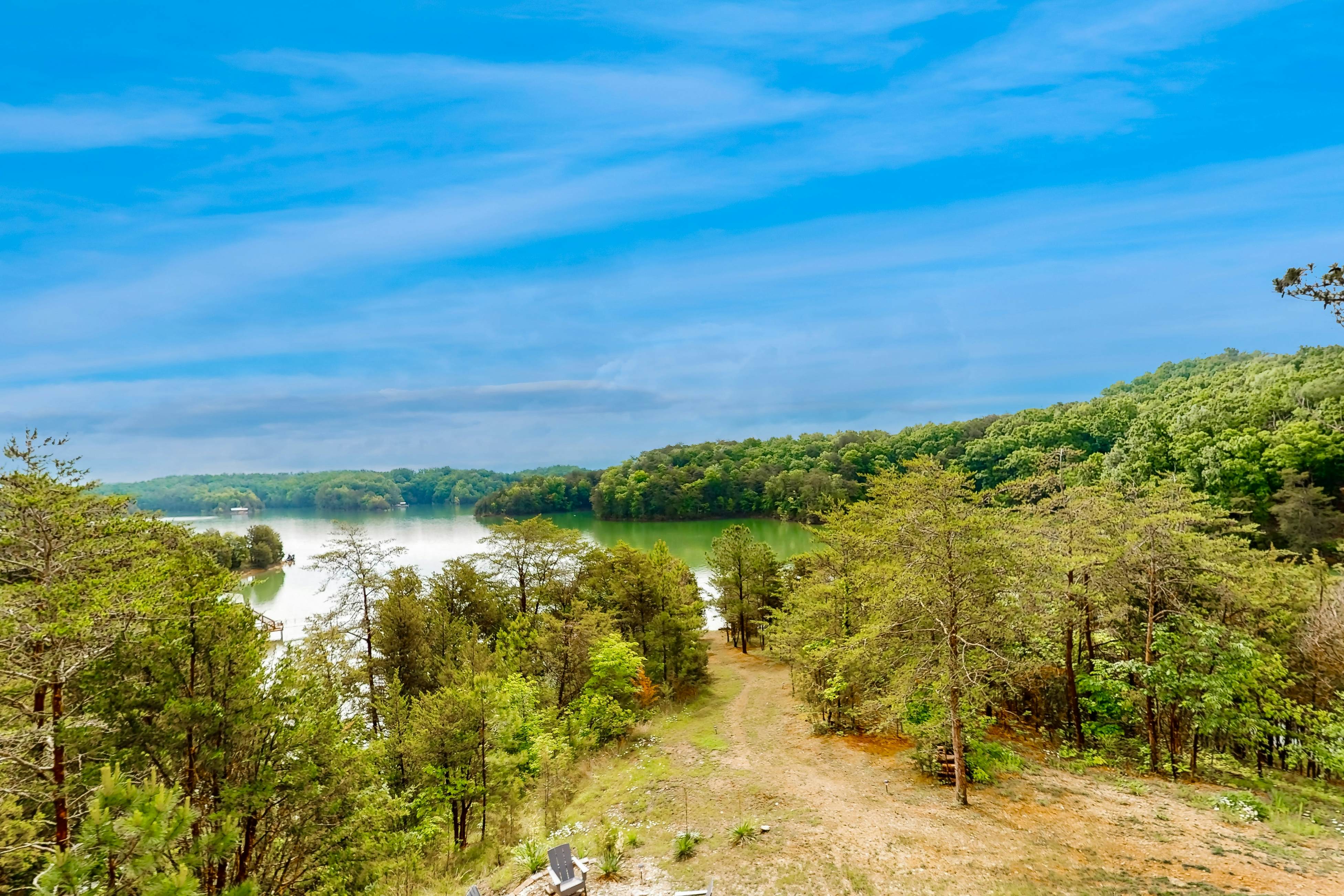 Scenic Douglas Lake Home・Deck・Hammocks・Hot Tub