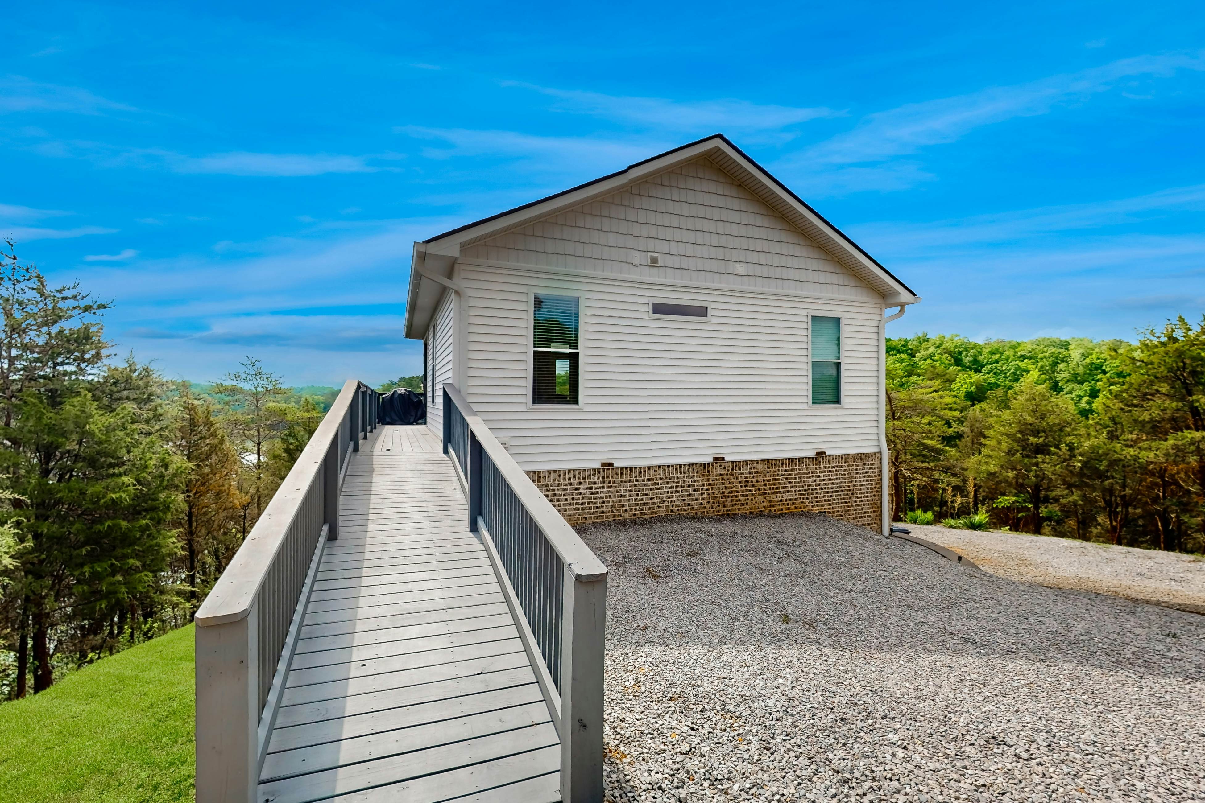 Scenic Douglas Lake Home・Deck・Hammocks・Hot Tub