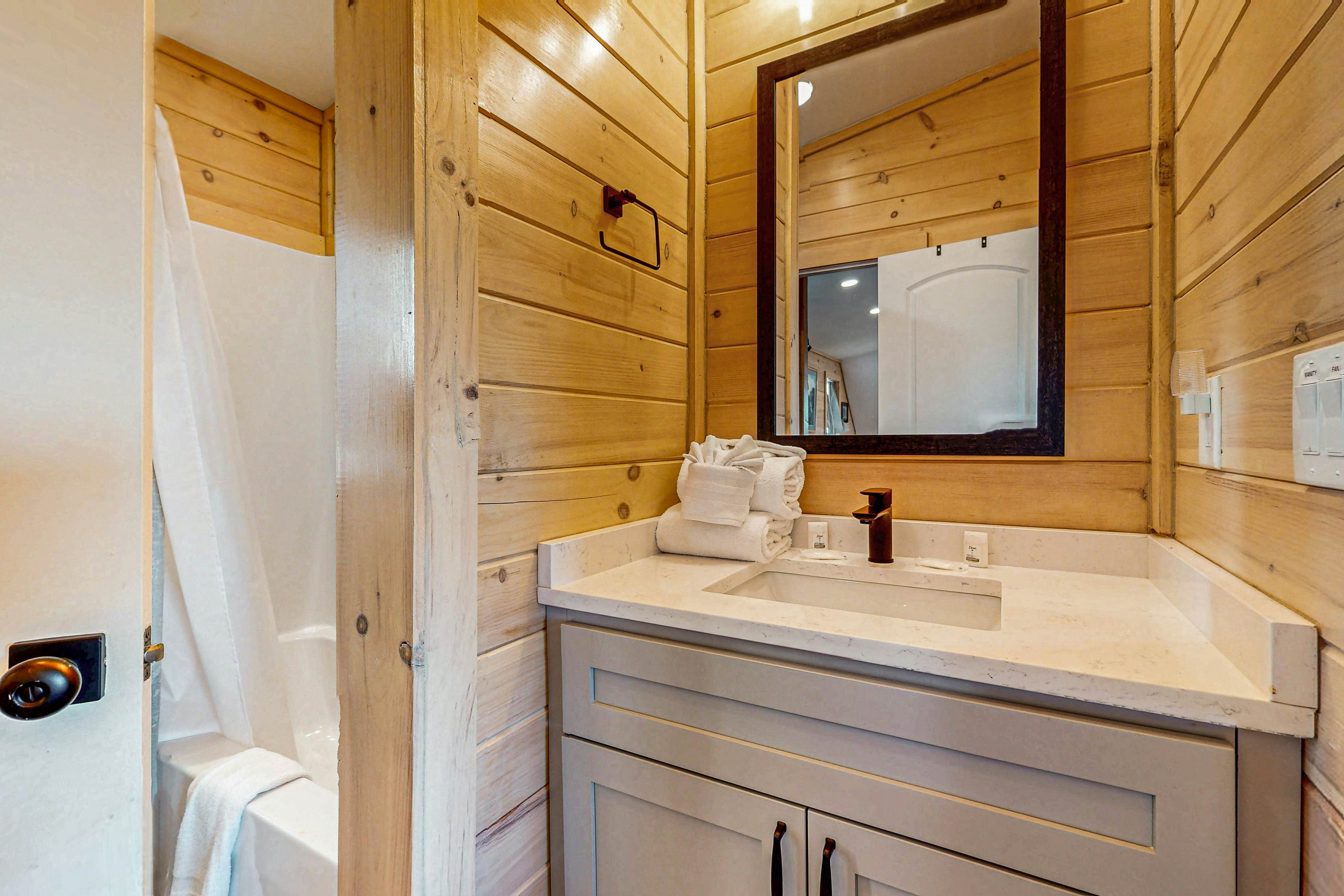 Tranquil Cabin・Indoor Pool・Hot Tub・Woodland Views