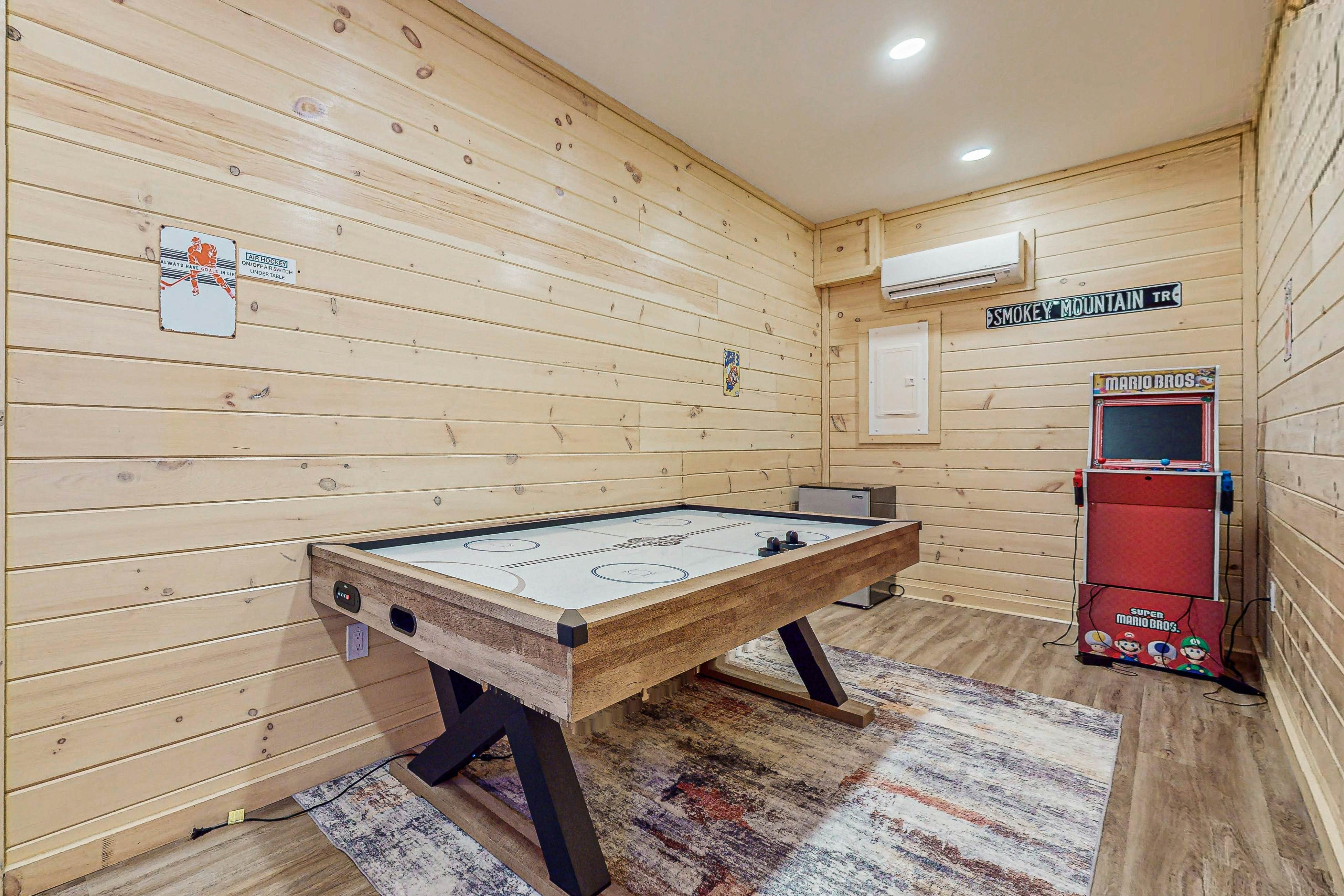 Tranquil Cabin・Indoor Pool・Hot Tub・Woodland Views