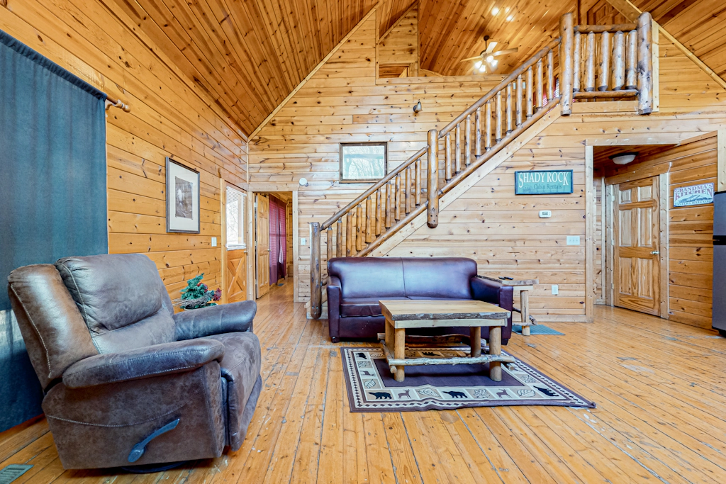 Smoky Mtn Cabin, Sleeps 6, Hot Tub, Pool Table, Games