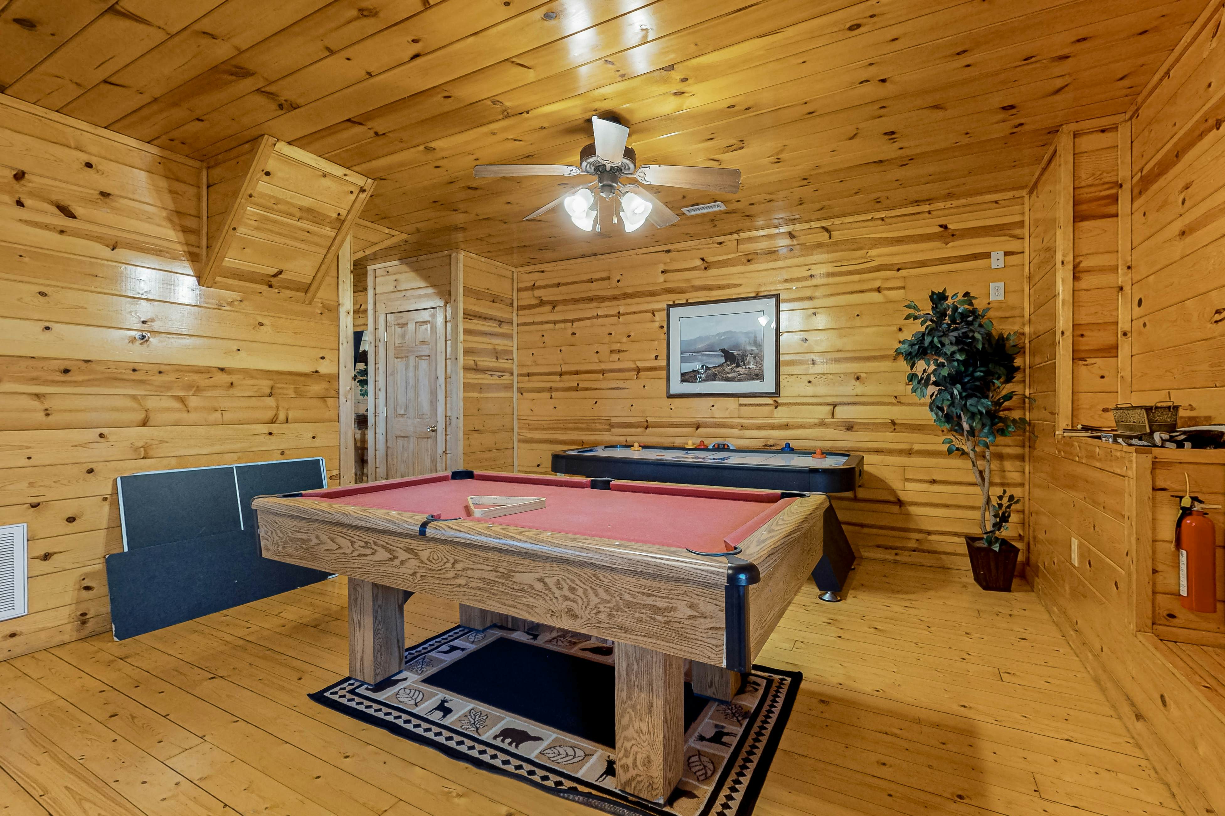 Smoky Mtn cabin w/ hot tub, pool table, foosball, & free attraction tickets