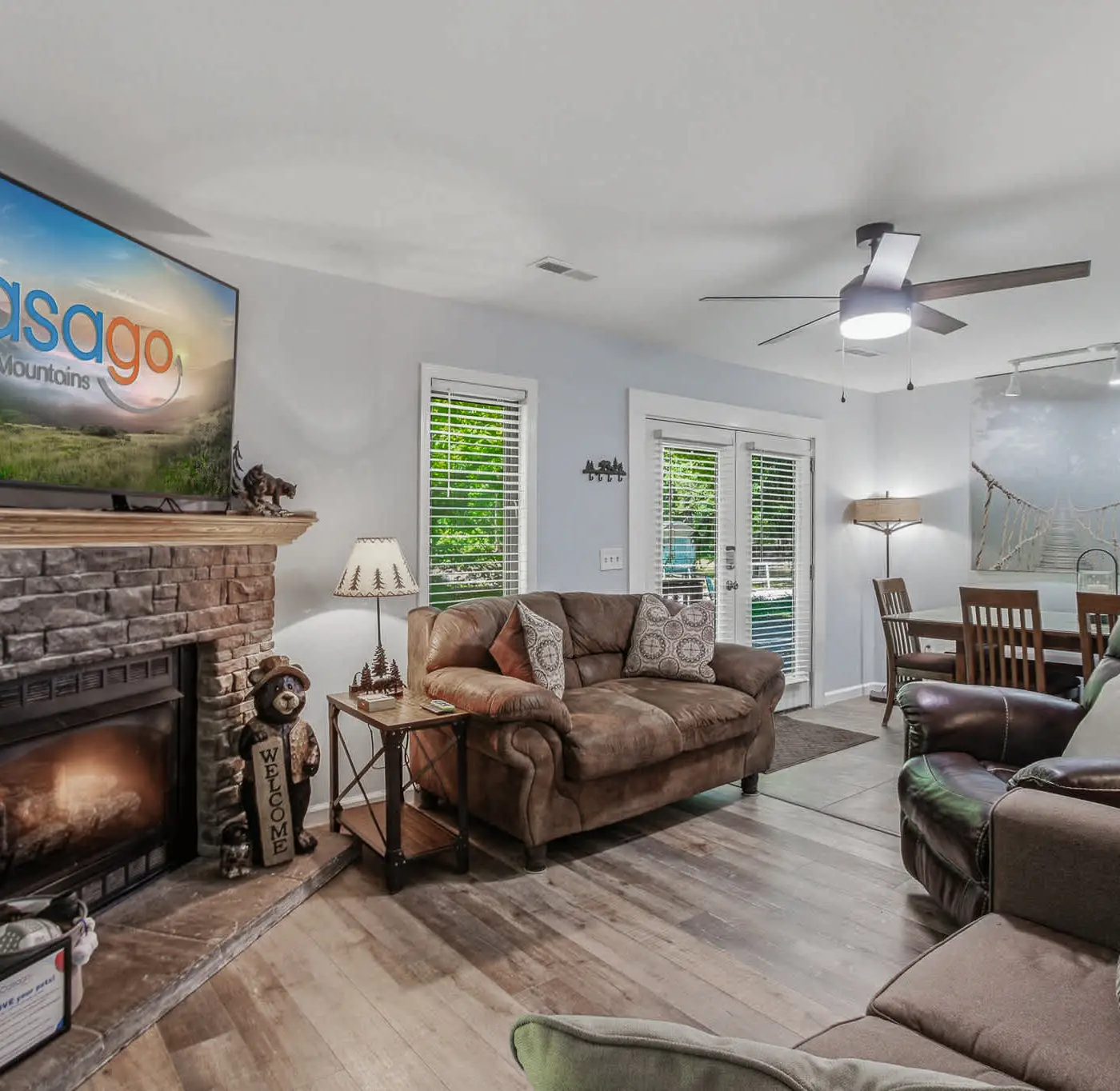 3 Bears Cabin, Sleeps 6, Dog Welcome, Hot Tub