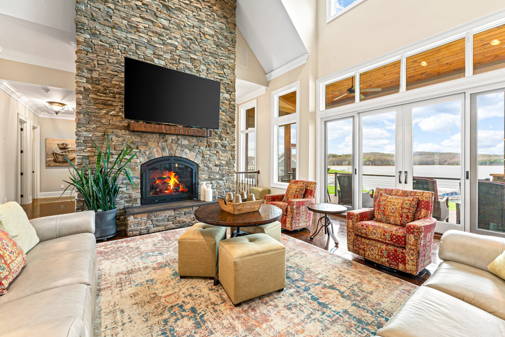 Luxe Lakefront Home, Sleeps 14, Dock, Amazing Views