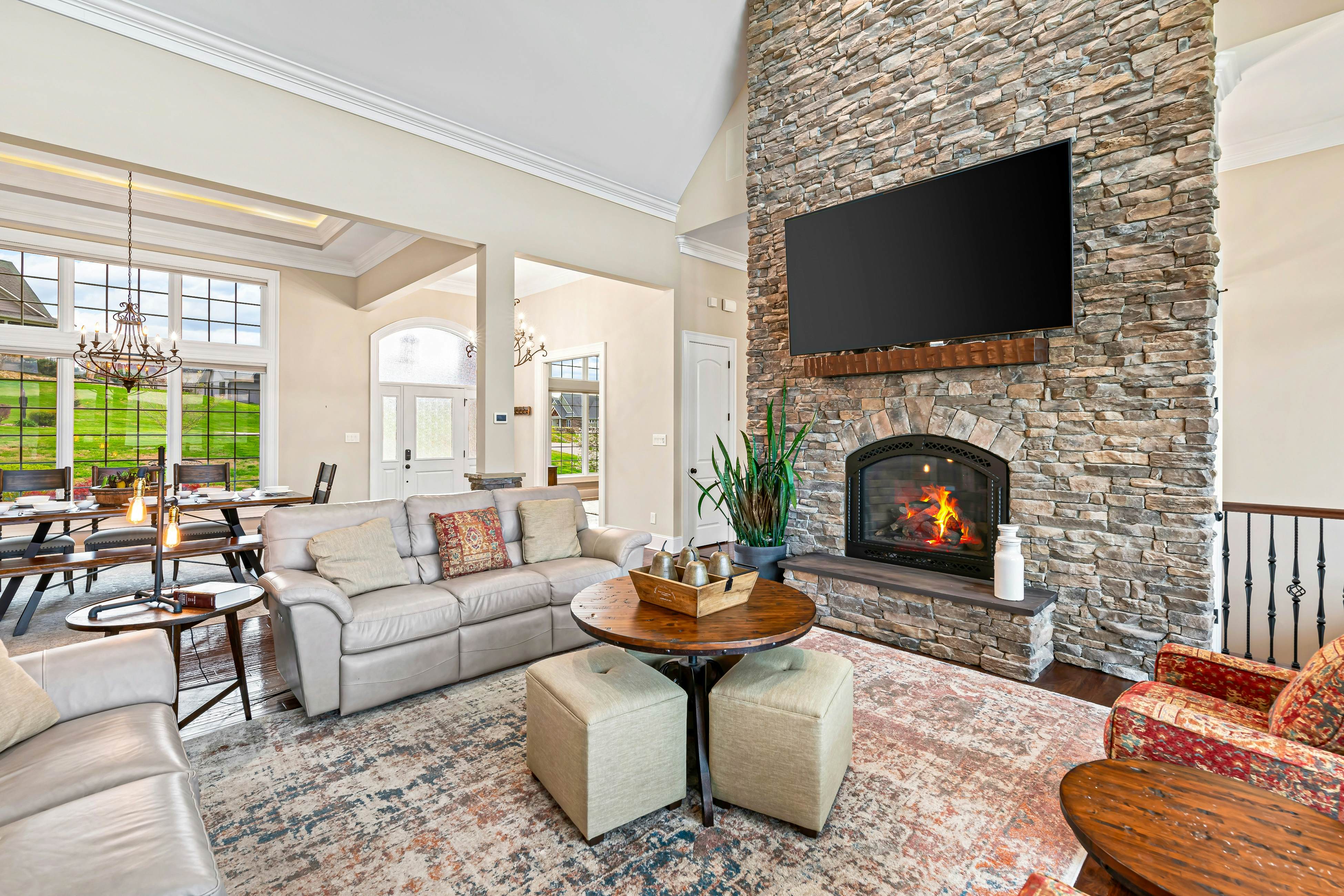 Luxe Lakefront Home, Sleeps 14・Dock・Amazing Views