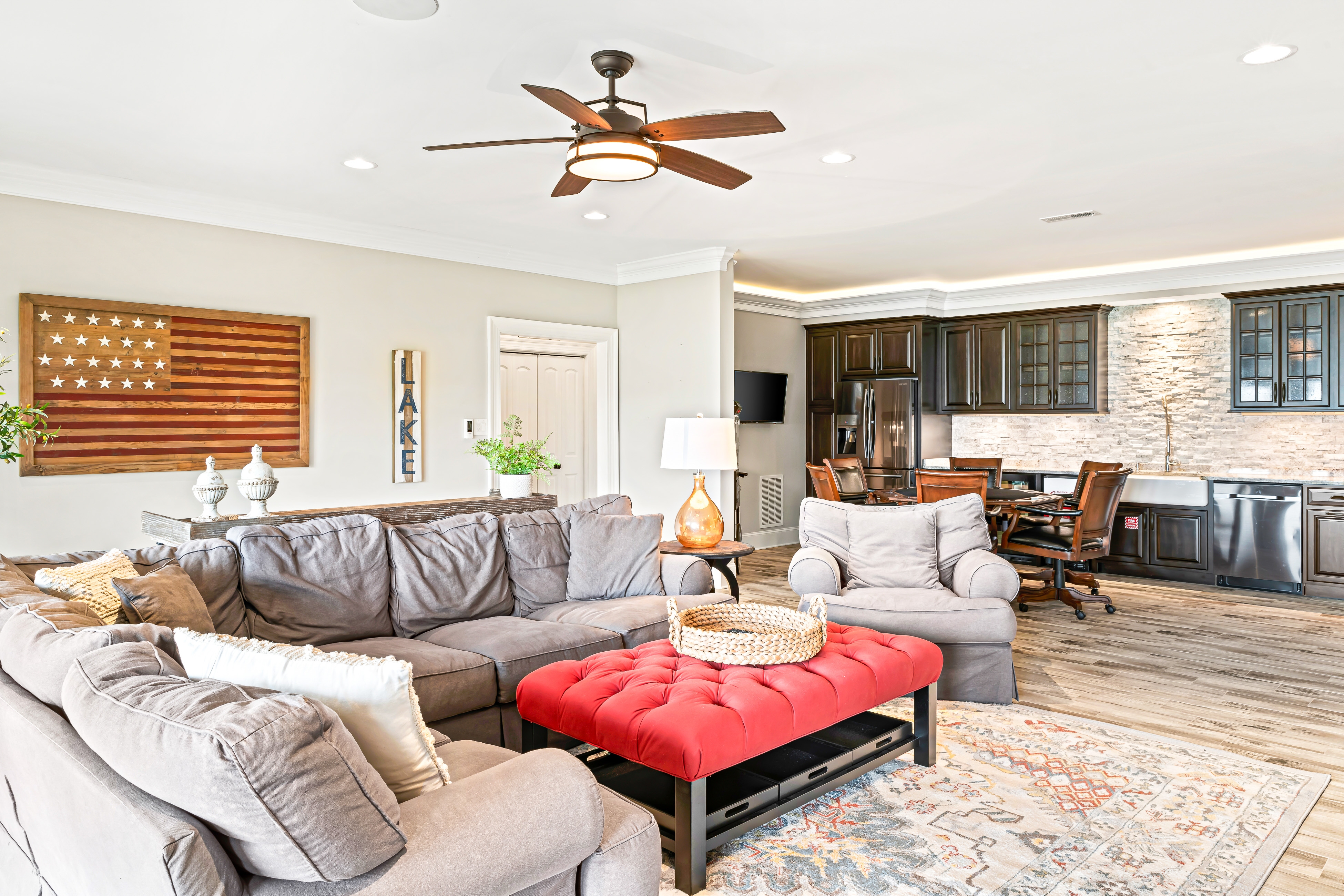 Luxe Lakefront Home, Sleeps 14・Dock・Amazing Views