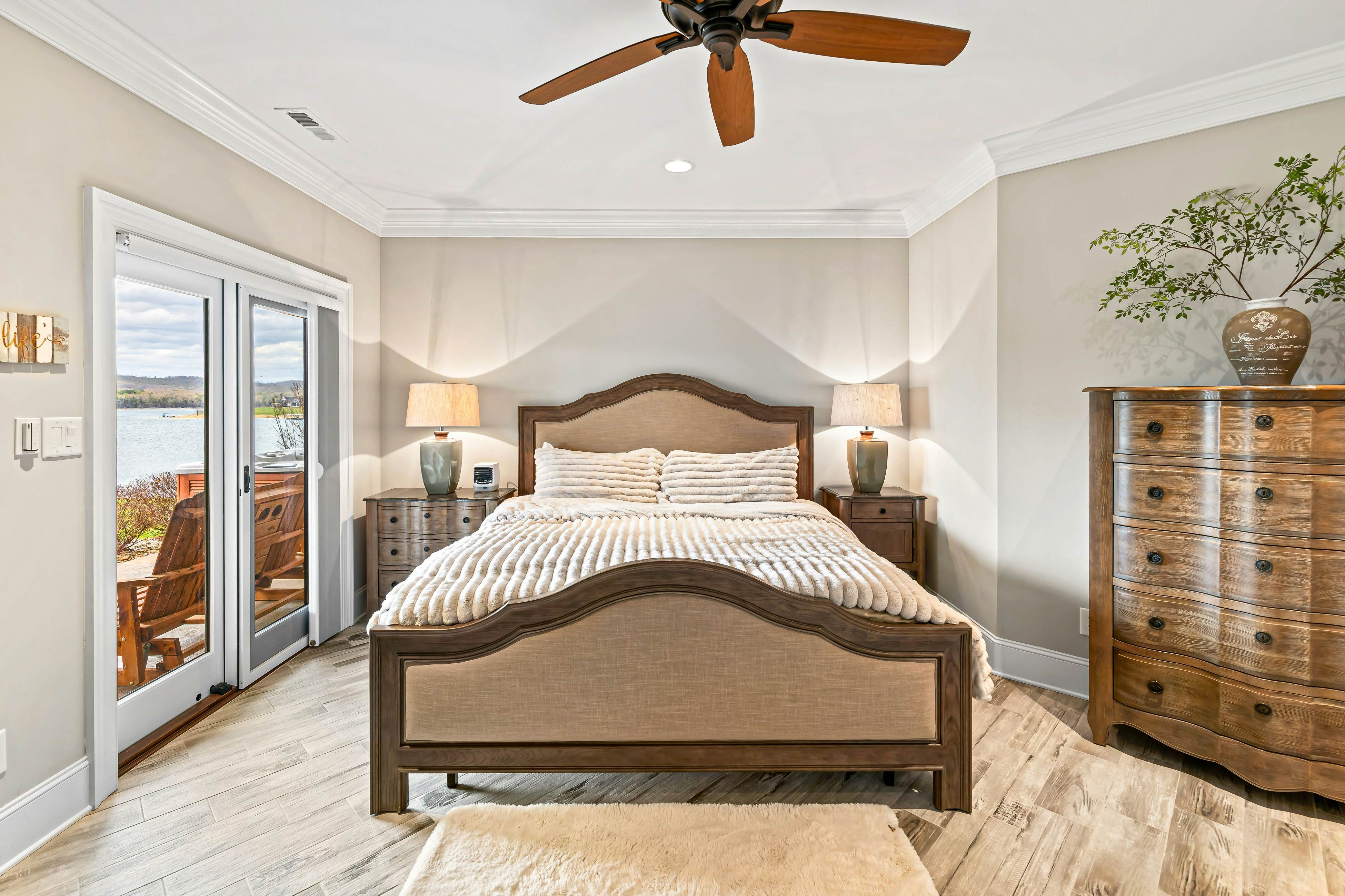 Luxe Lakefront Home, Sleeps 14・Dock・Amazing Views