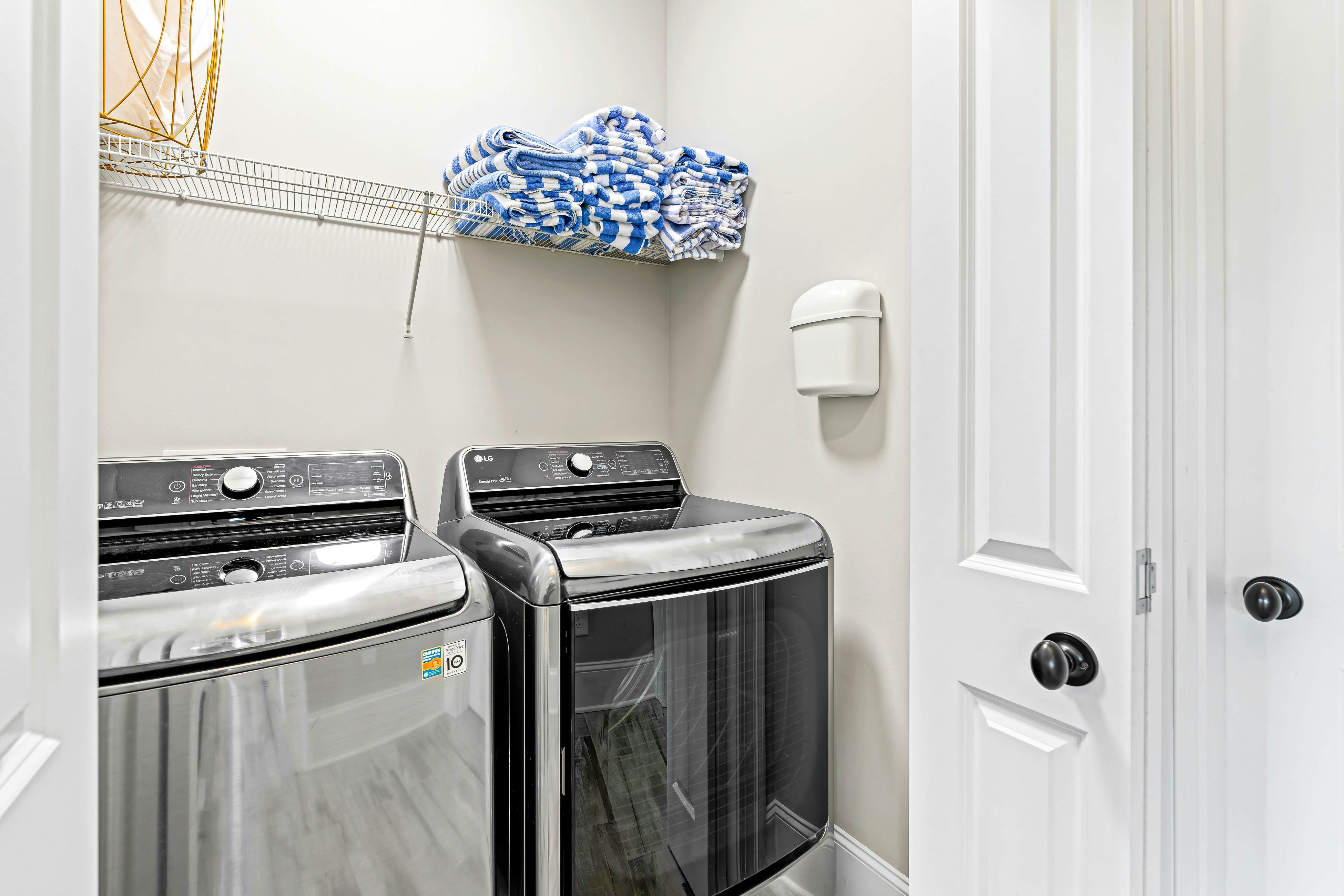 Luxe Lakefront Home, Sleeps 14・Dock・Amazing Views