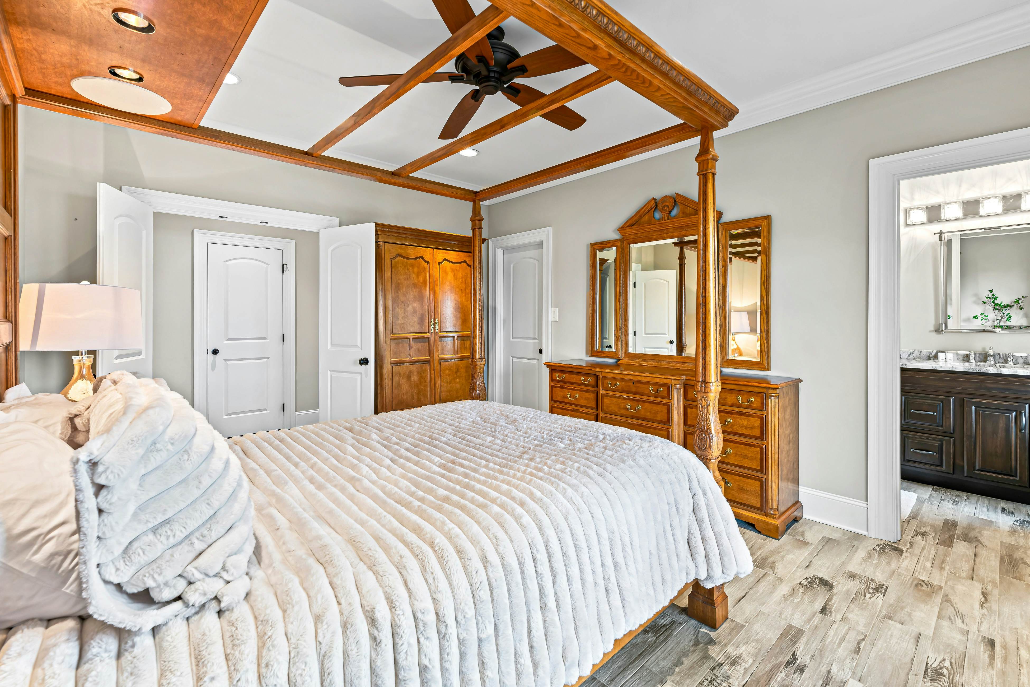 Luxe Lakefront Home, Sleeps 14・Dock・Amazing Views