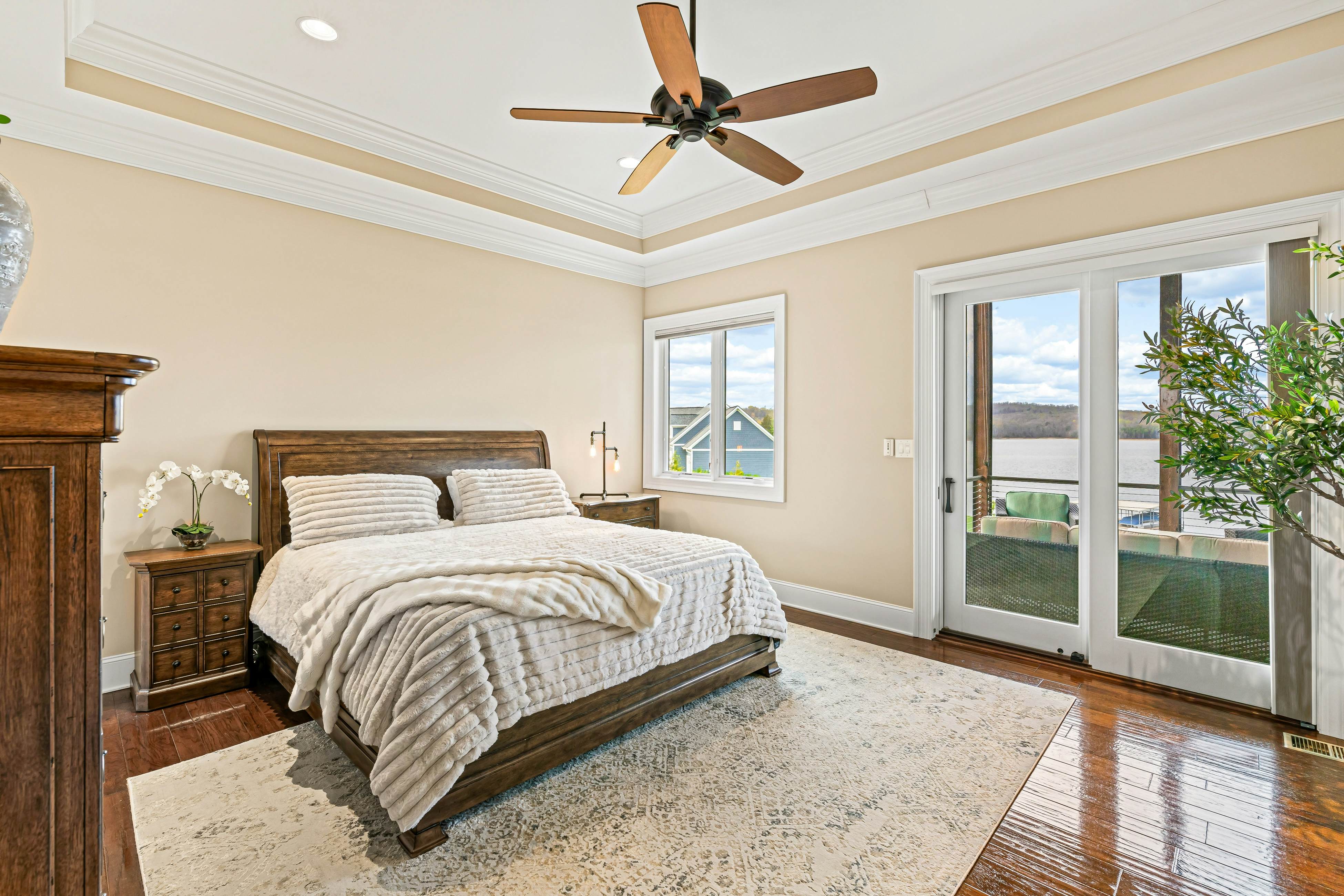 Luxe Lakefront Home, Sleeps 14・Dock・Amazing Views