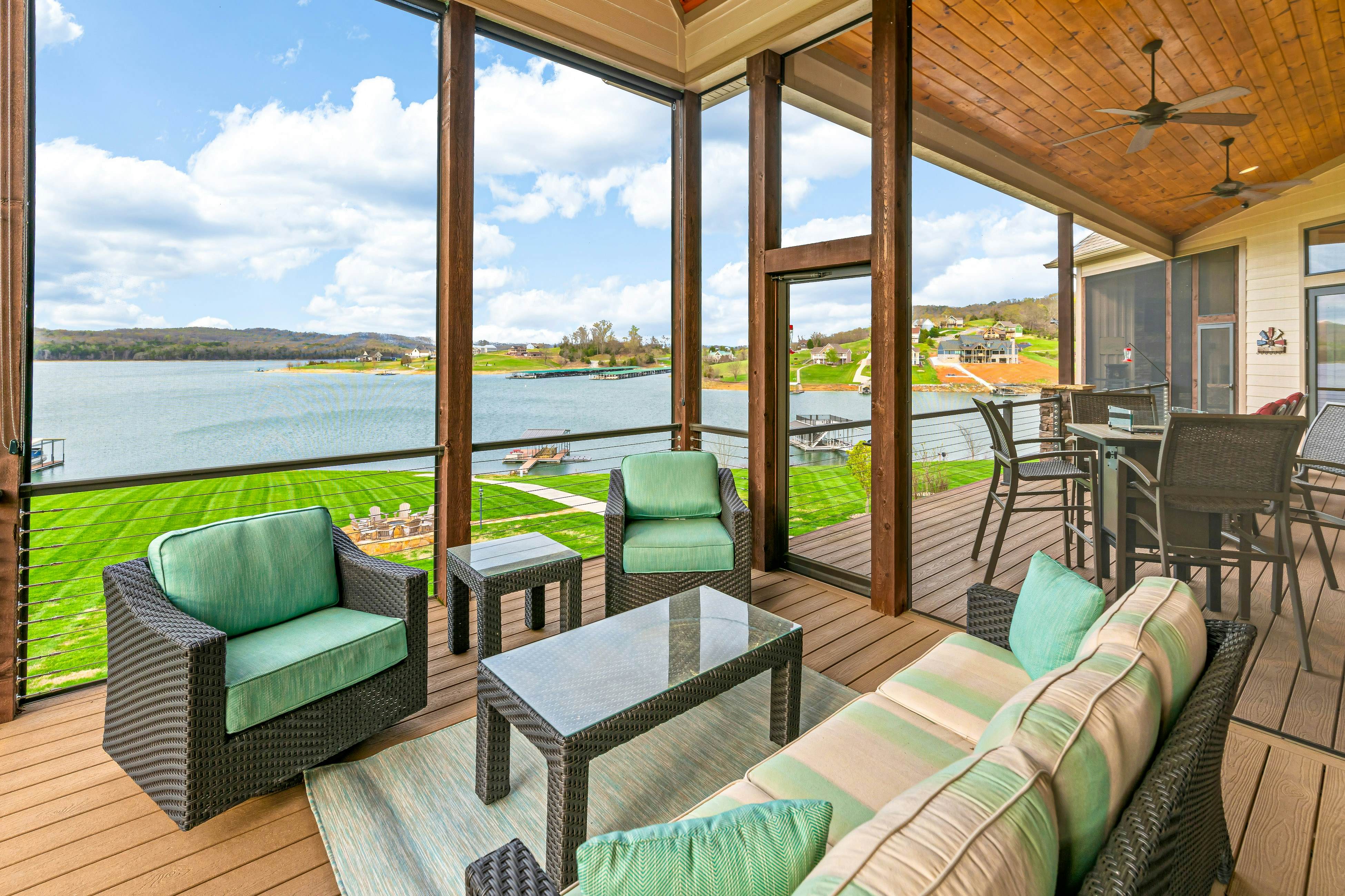 Luxe Lakefront Home, Sleeps 14・Dock・Amazing Views