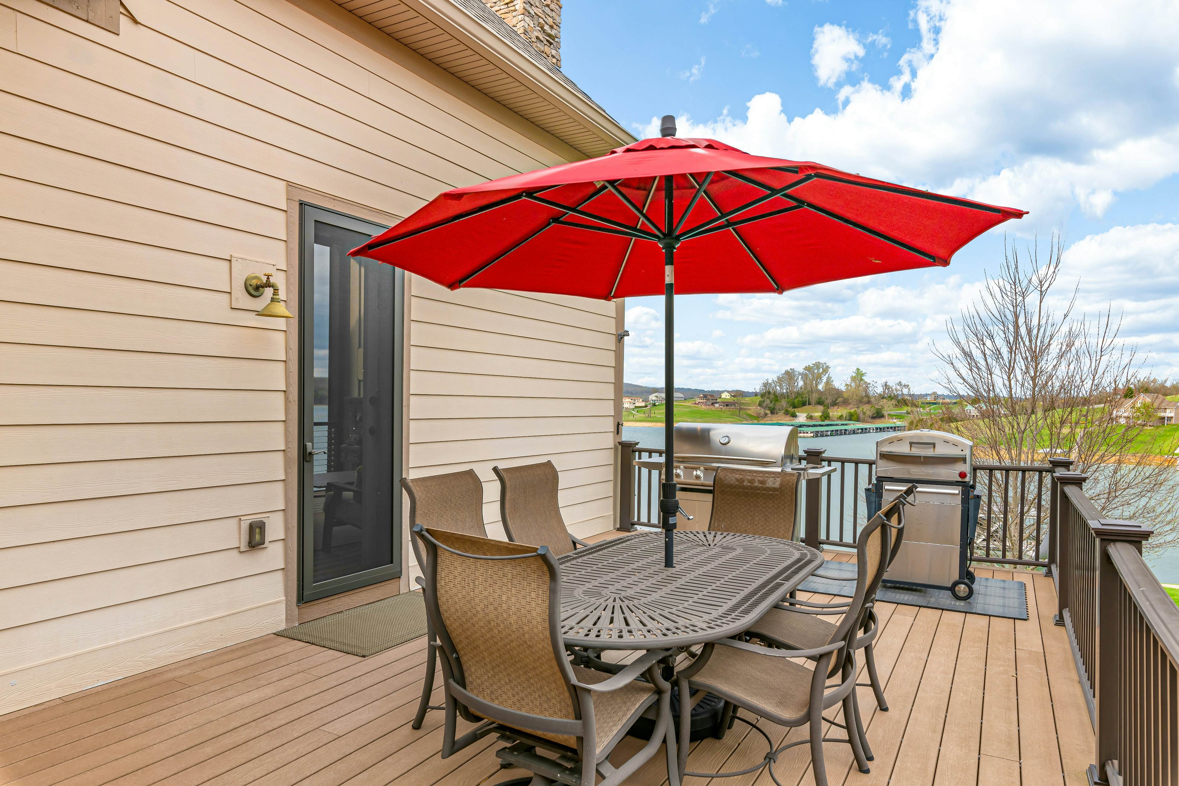 Luxe Lakefront Home, Sleeps 14・Dock・Amazing Views