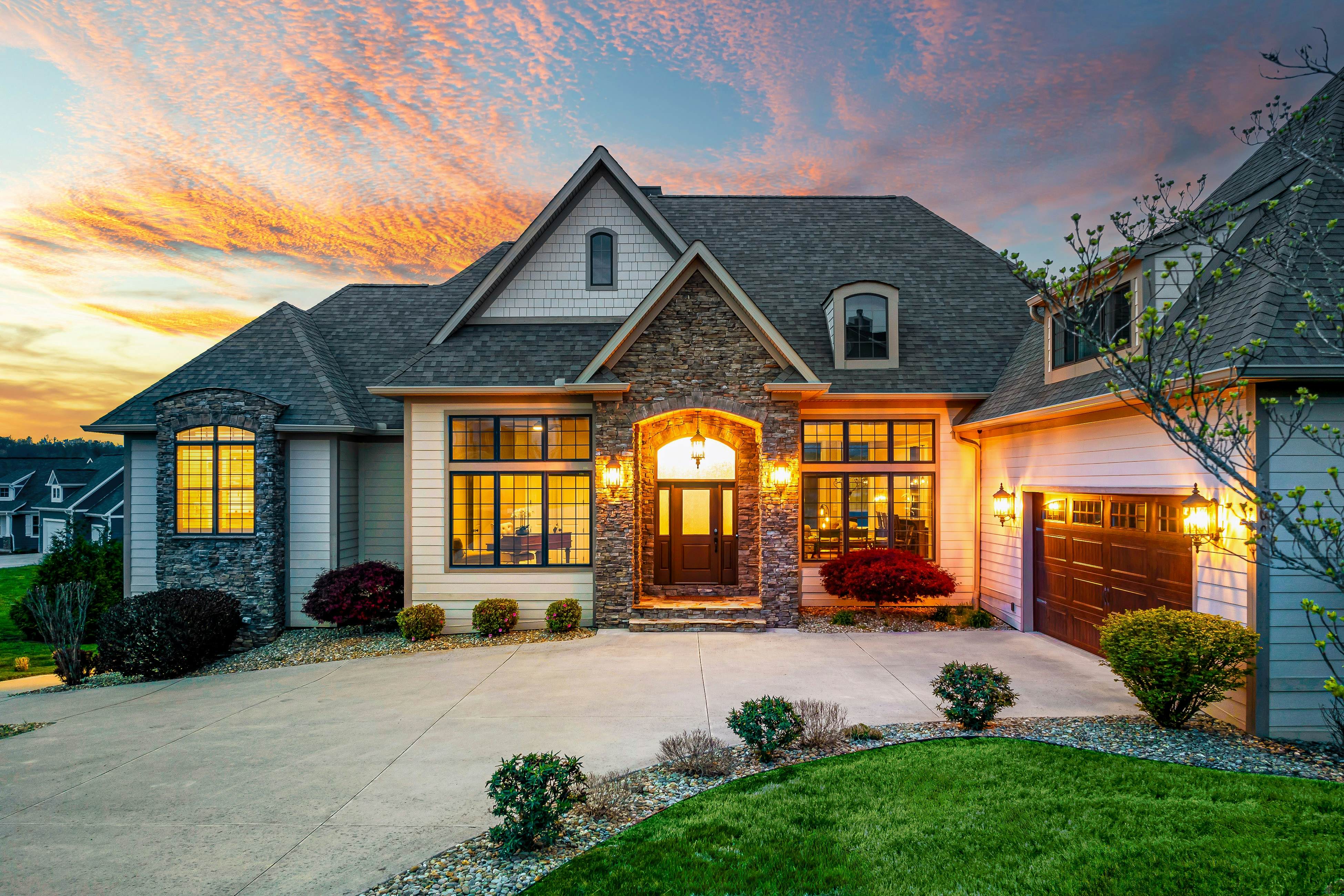 Luxe Lakefront Home, Sleeps 14・Dock・Amazing Views