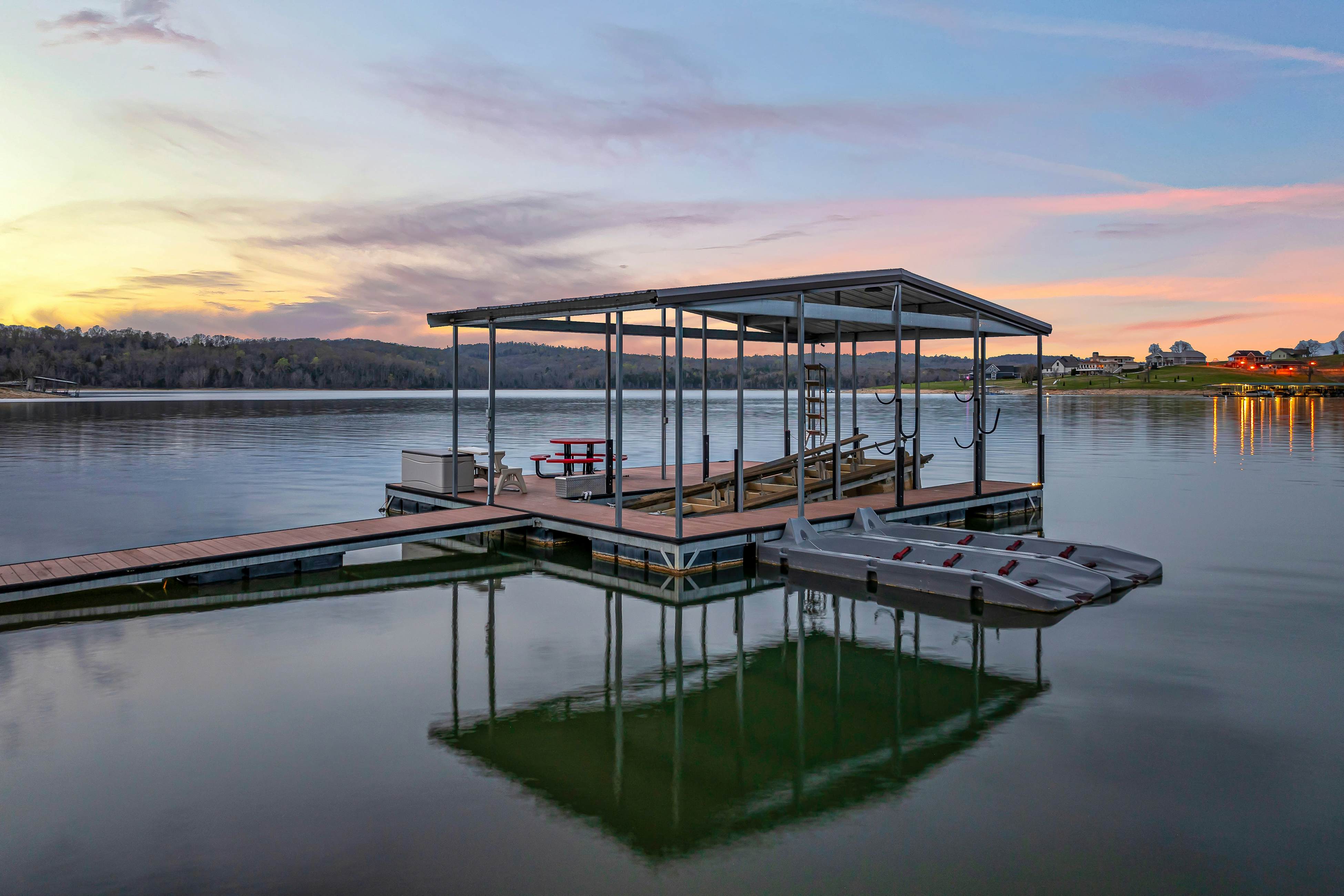 Luxe Lakefront Home, Sleeps 14・Dock・Amazing Views