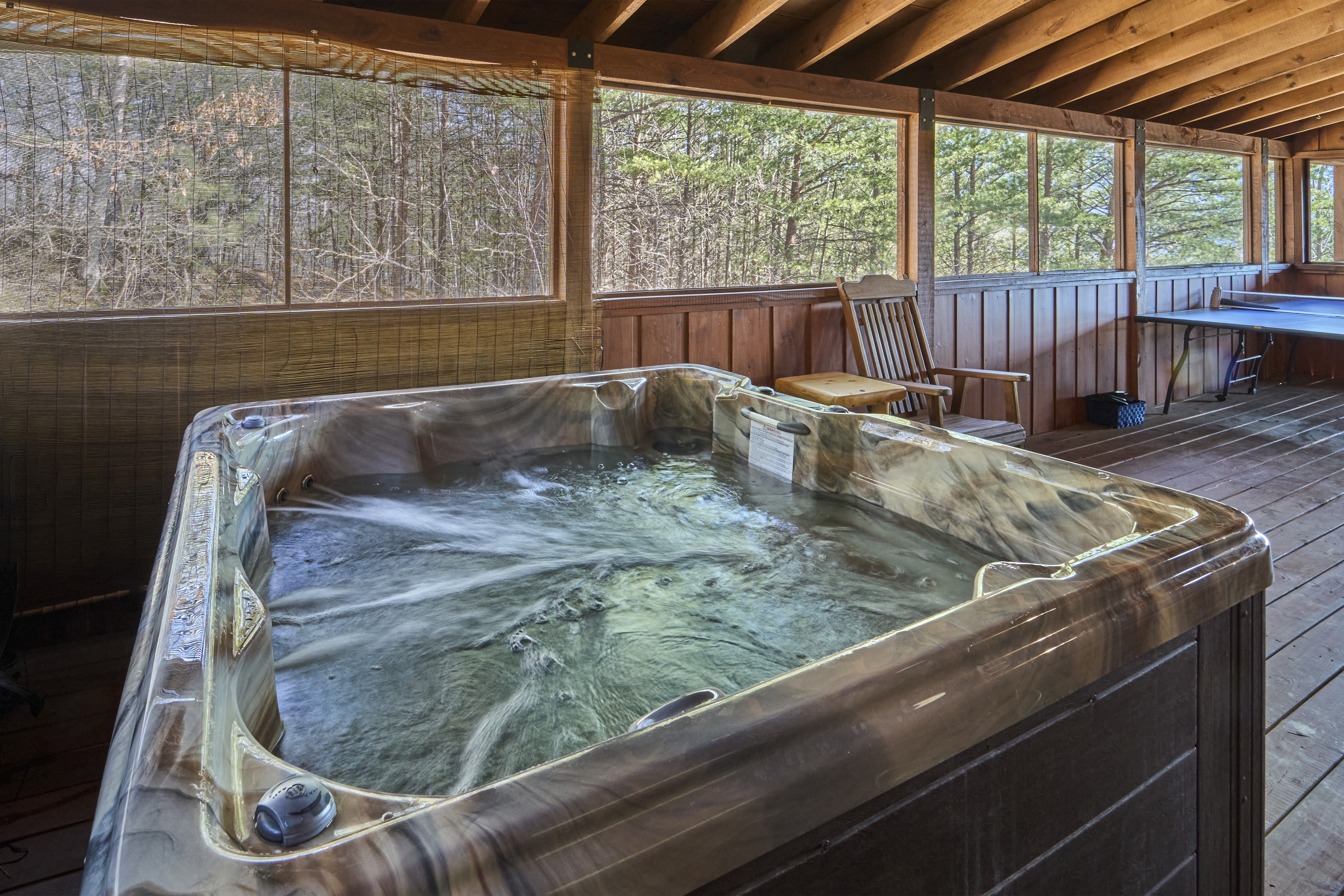 Hidden Cabin, Sleep 6・Mtn Views・Pickleball・Hot Tub