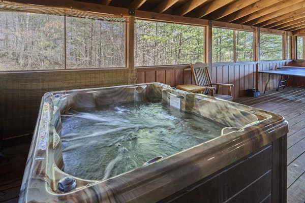 Hidden Cabin, Sleep 6・Mtn Views・Pickleball・Hot Tub