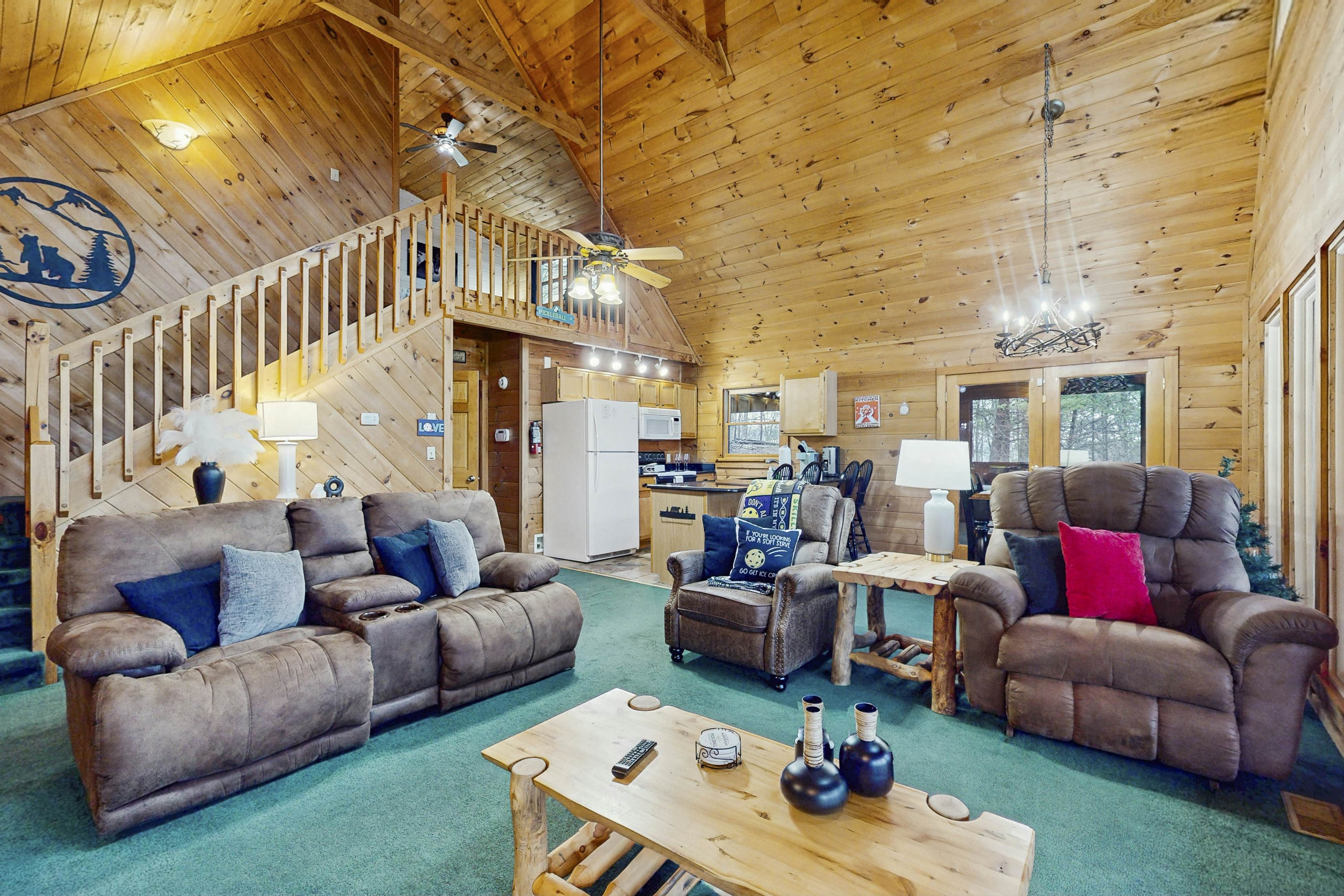 Hidden Cabin, Sleep 6・Mtn Views・Pickleball・Hot Tub