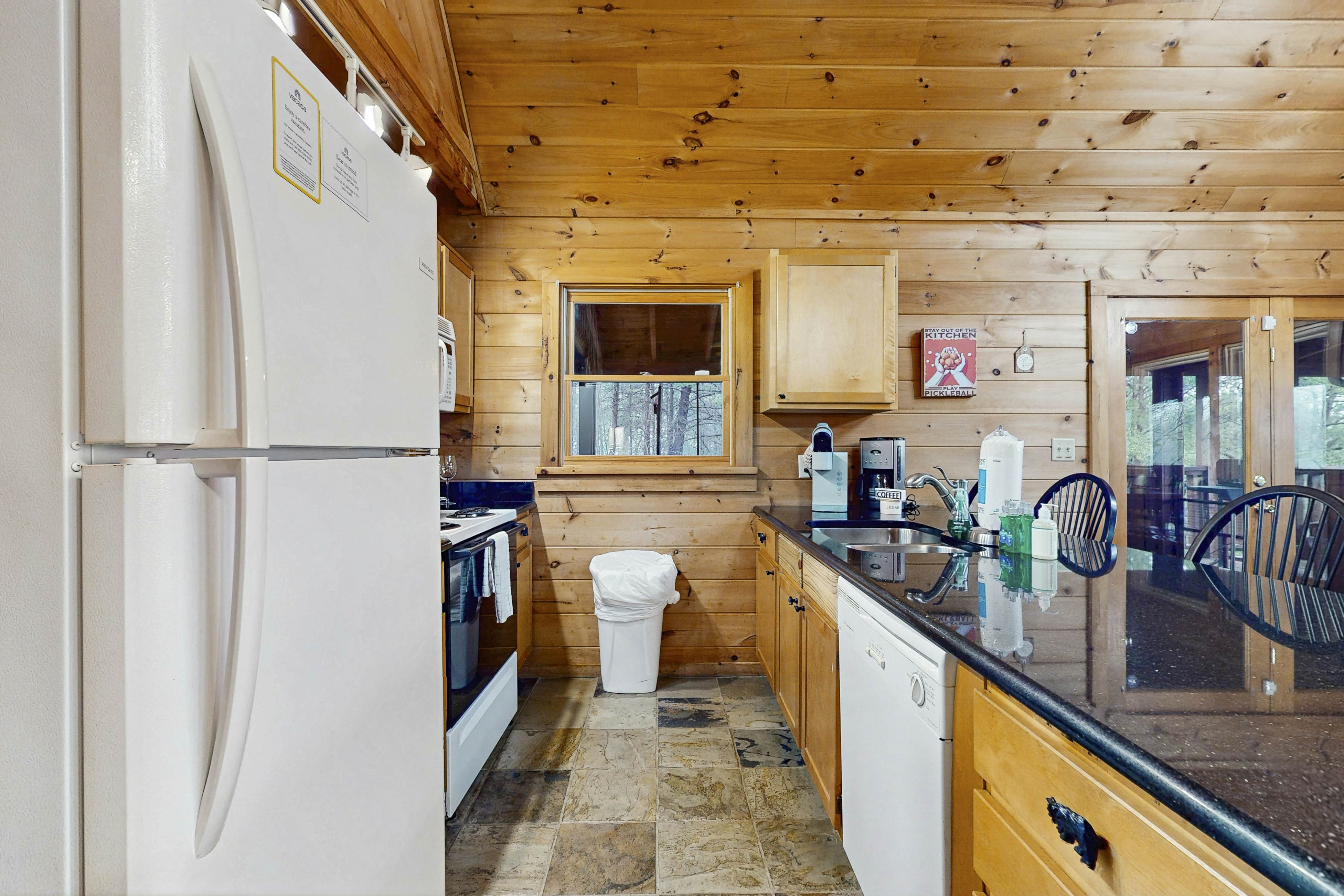 Hidden Cabin, Sleep 6・Mtn Views・Pickleball・Hot Tub