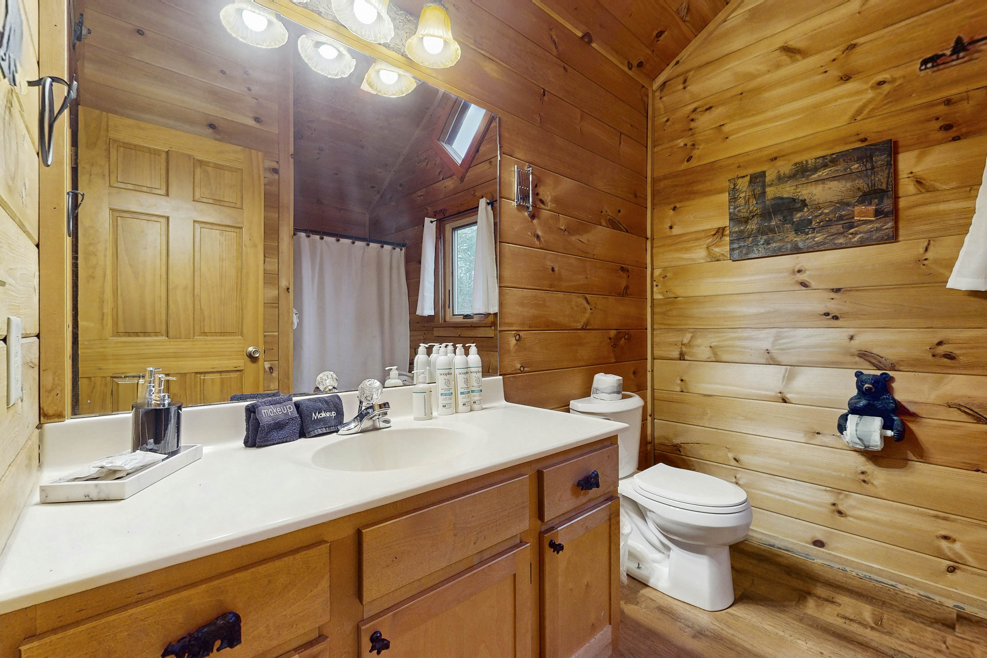 Hidden Cabin, Sleep 6・Mtn Views・Pickleball・Hot Tub