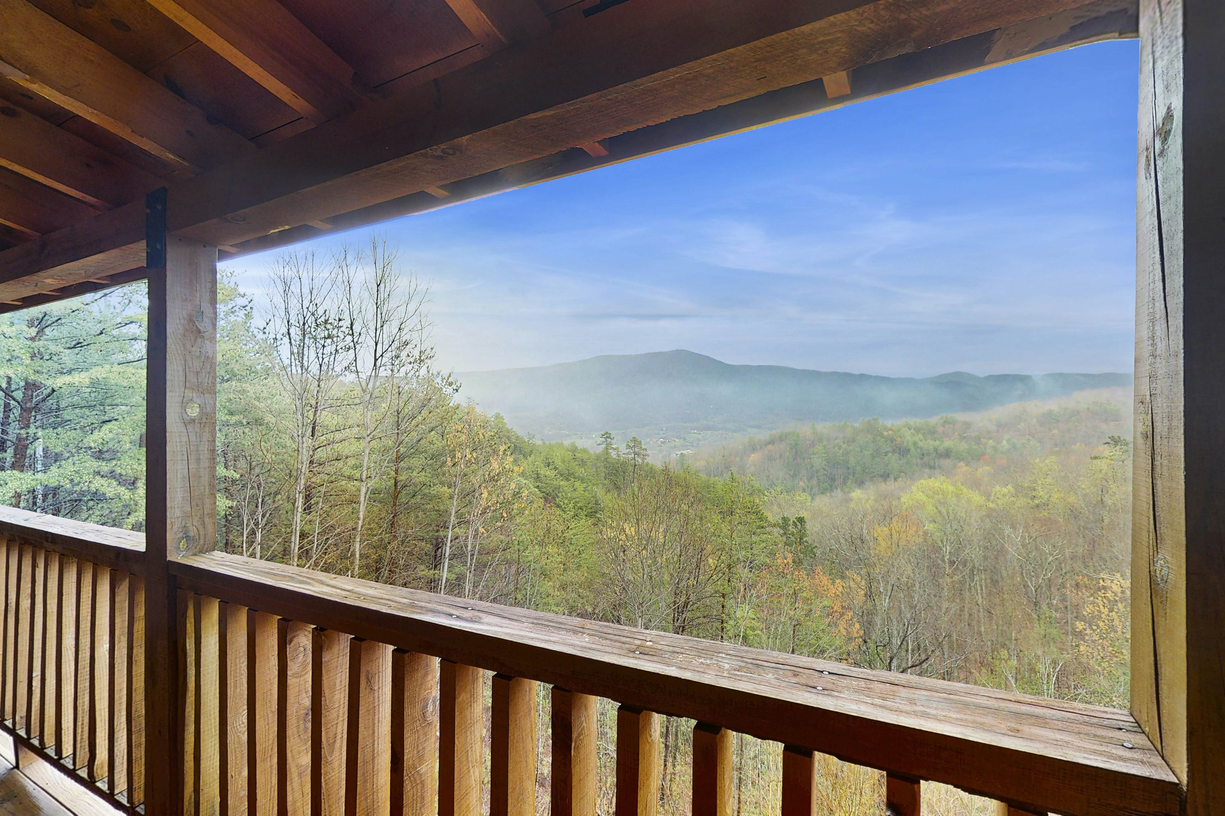 Hidden Cabin, Sleep 6・Mtn Views・Pickleball・Hot Tub