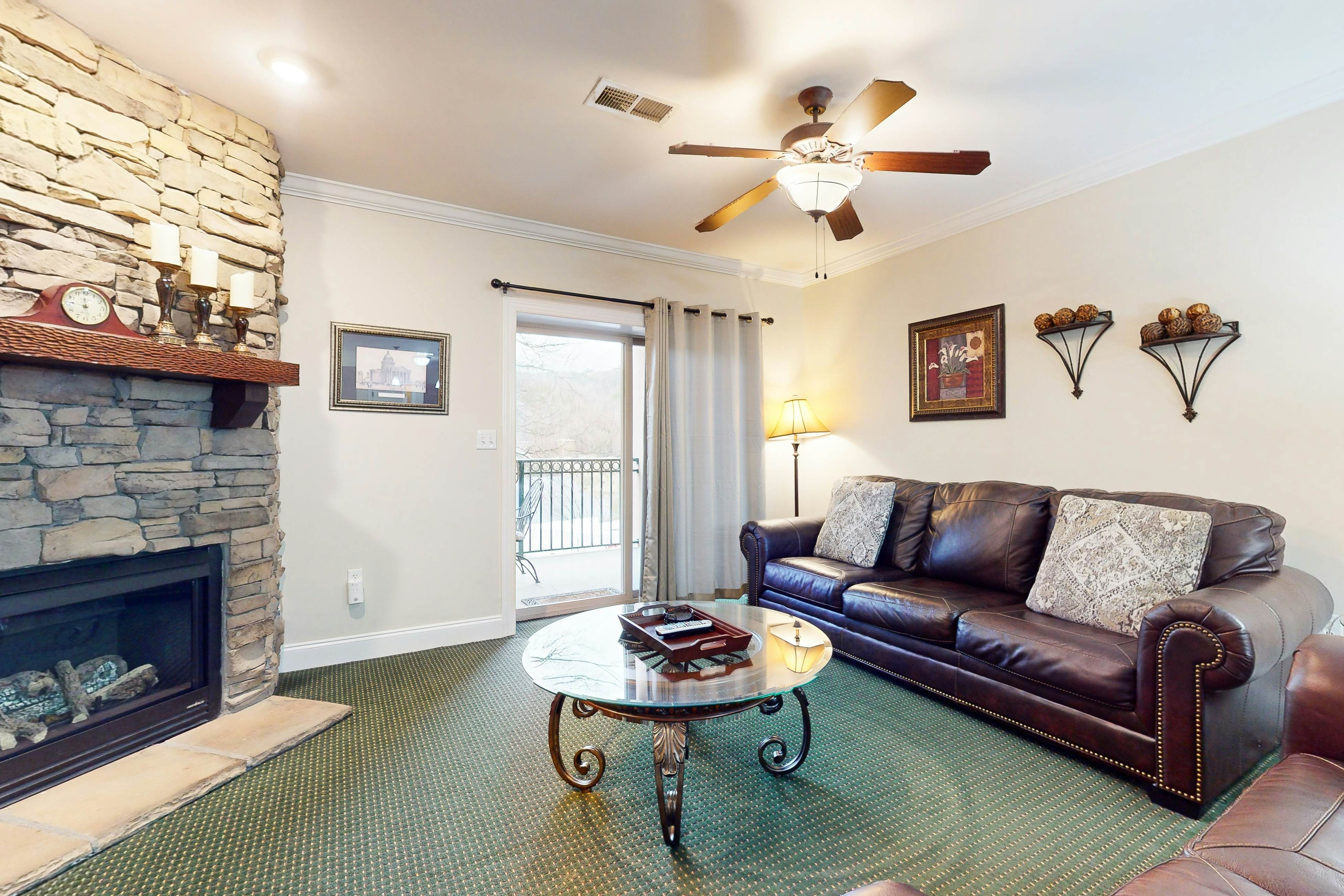 Mountain view condo w/ free attraction tickets, fireplace, & seasonal pool