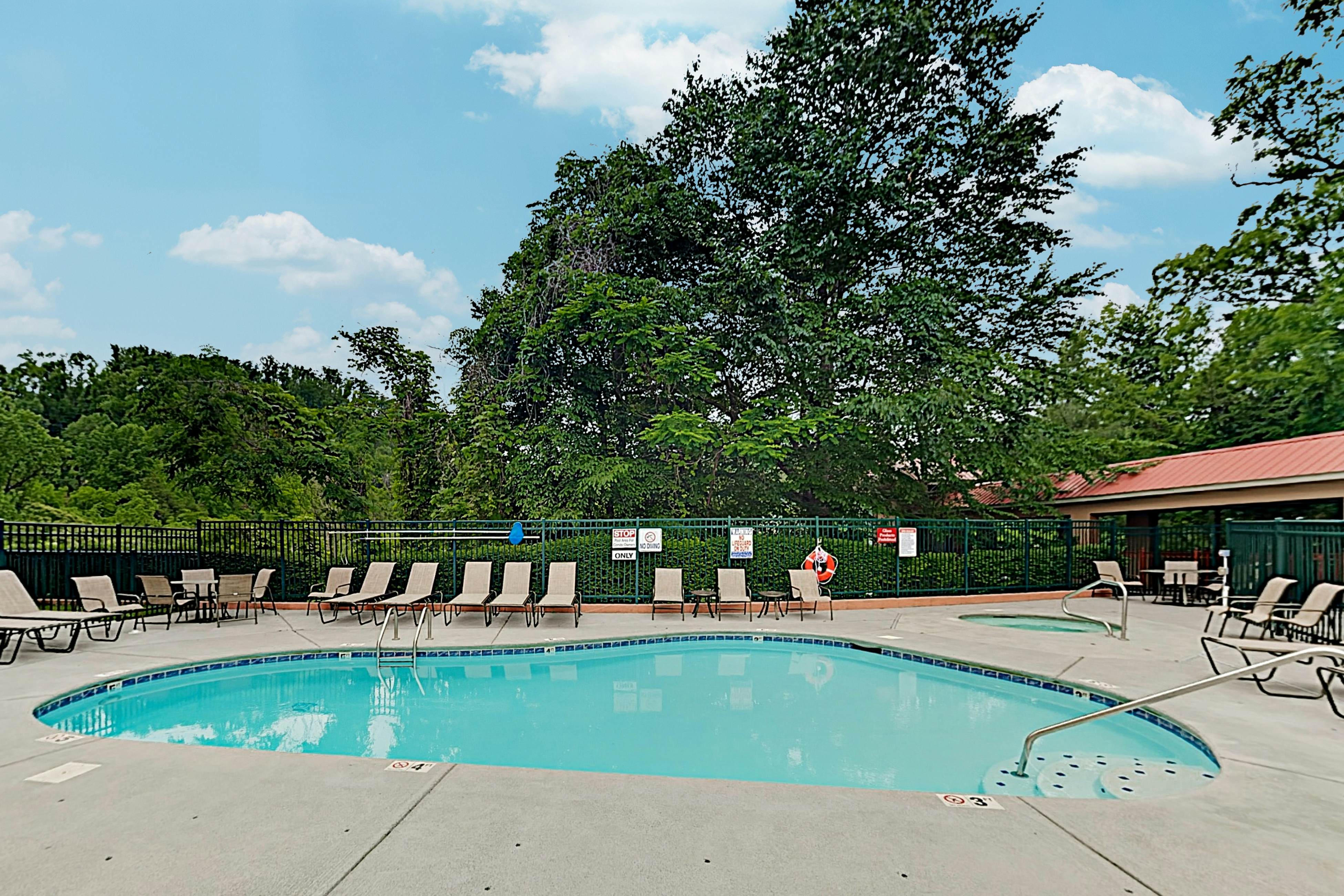 Mountain view condo w/ free attraction tickets, fireplace, & seasonal pool
