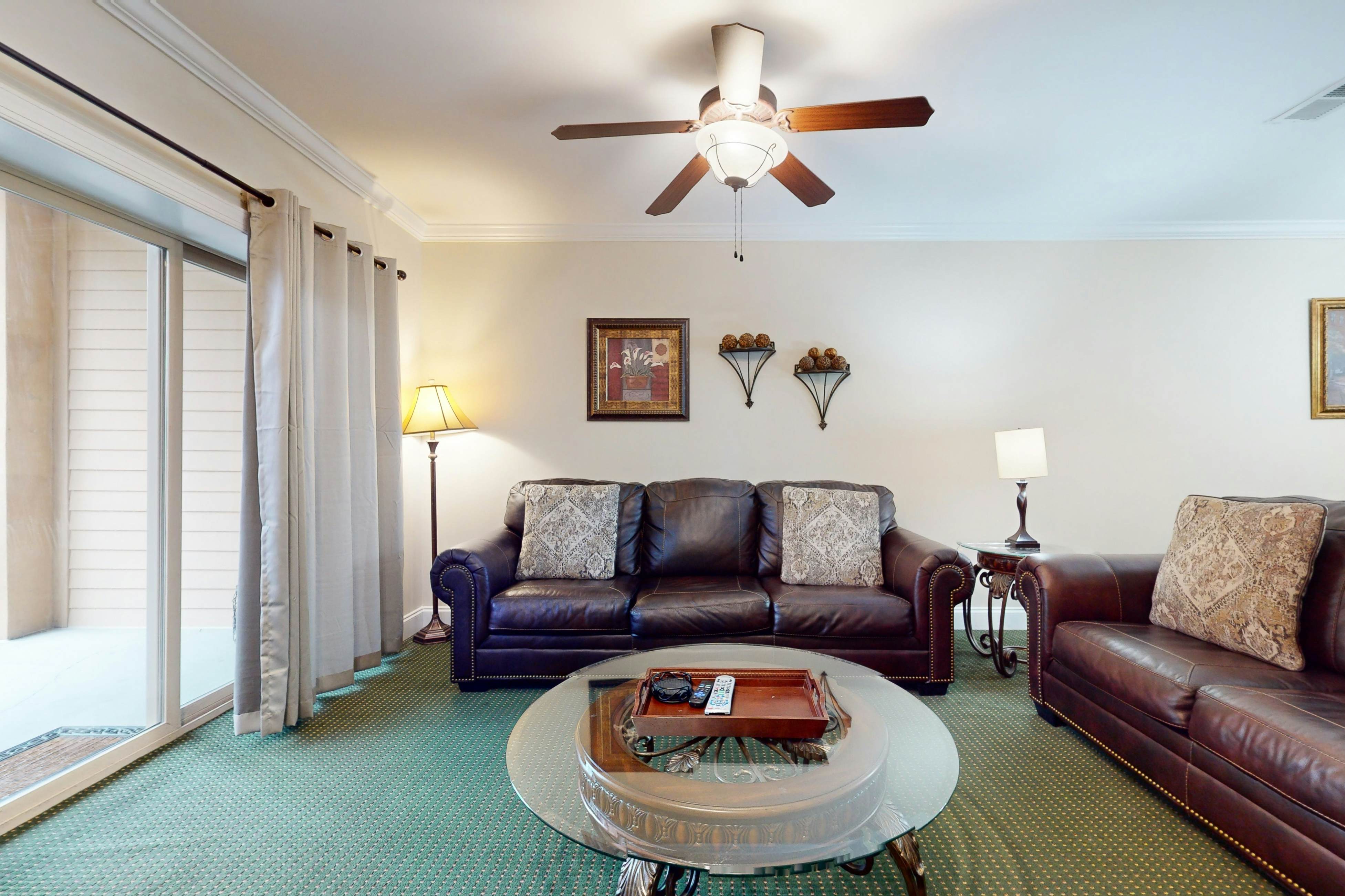 Mountain view condo w/ free attraction tickets, fireplace, & seasonal pool