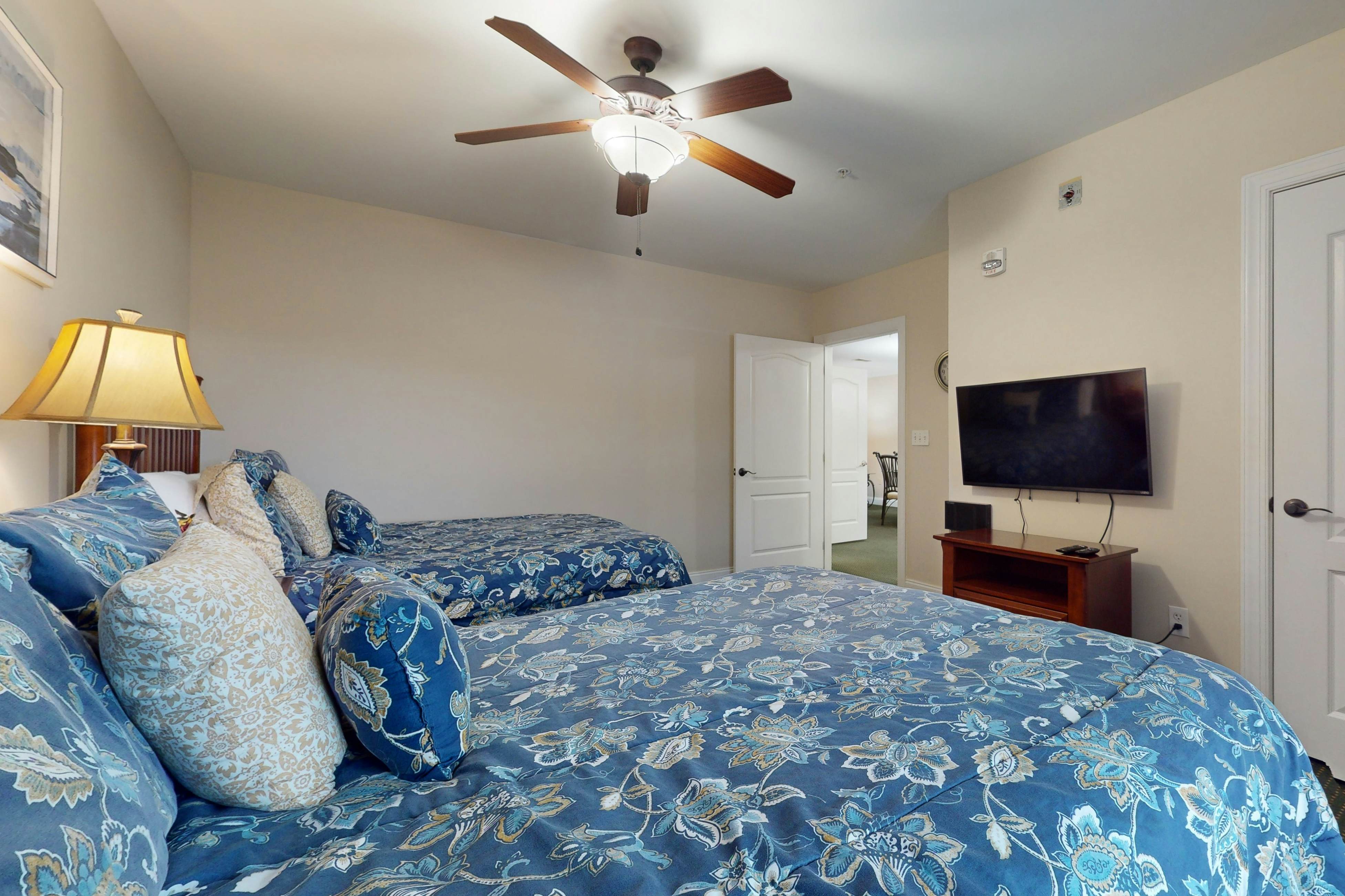 Mountain view condo w/ free attraction tickets, fireplace, & seasonal pool