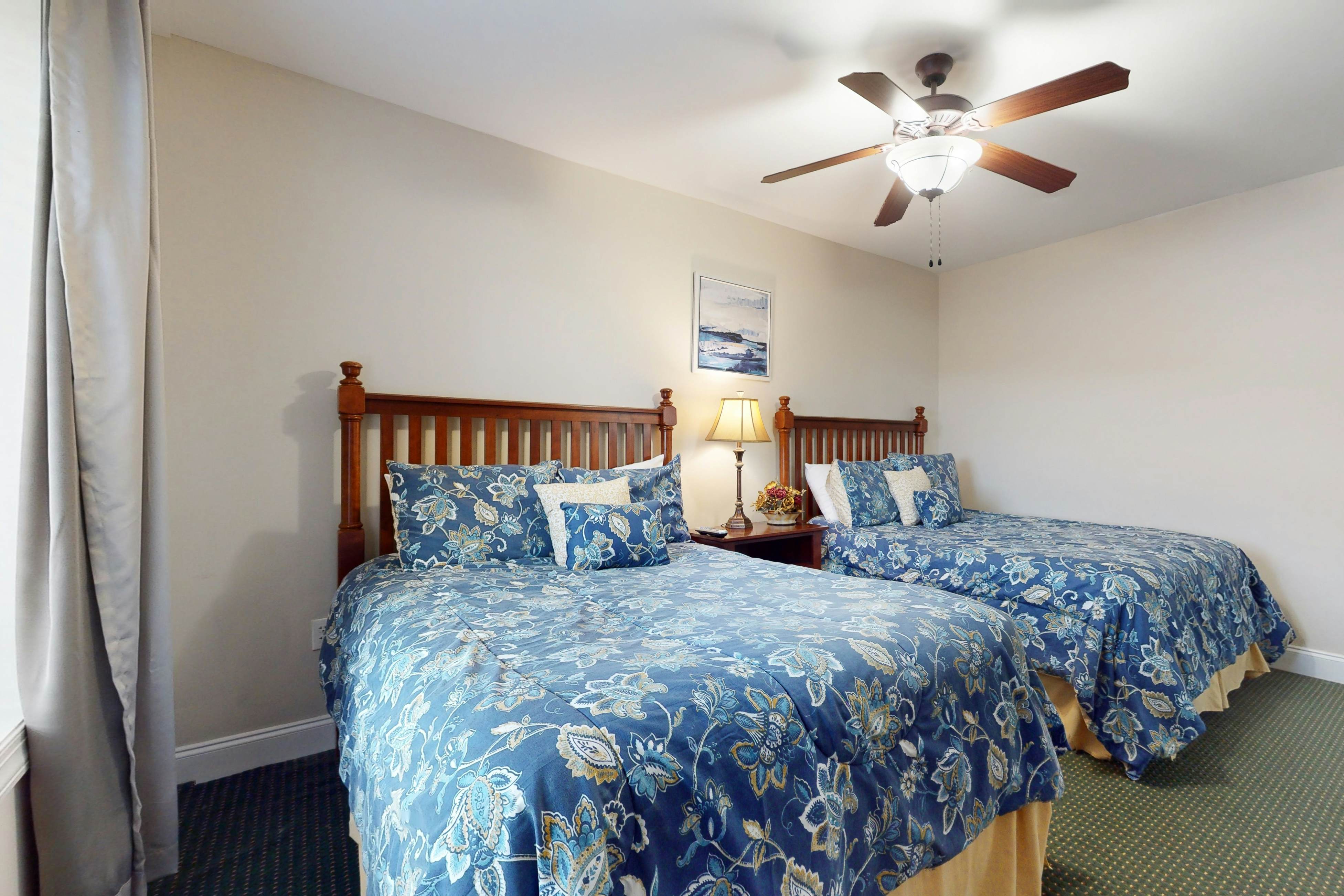 Mountain view condo w/ free attraction tickets, fireplace, & seasonal pool