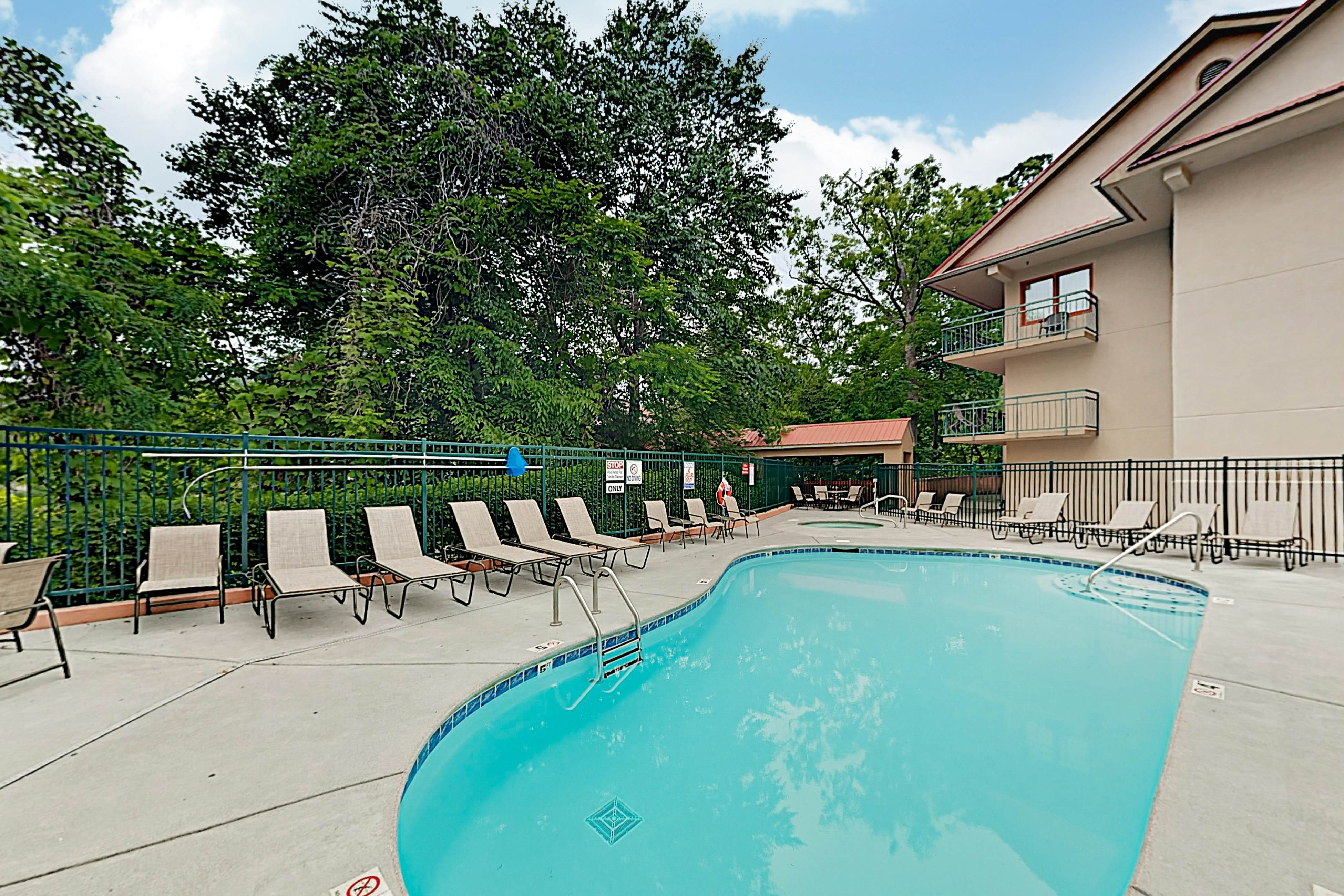 Mountain view condo w/ free attraction tickets, fireplace, & seasonal pool