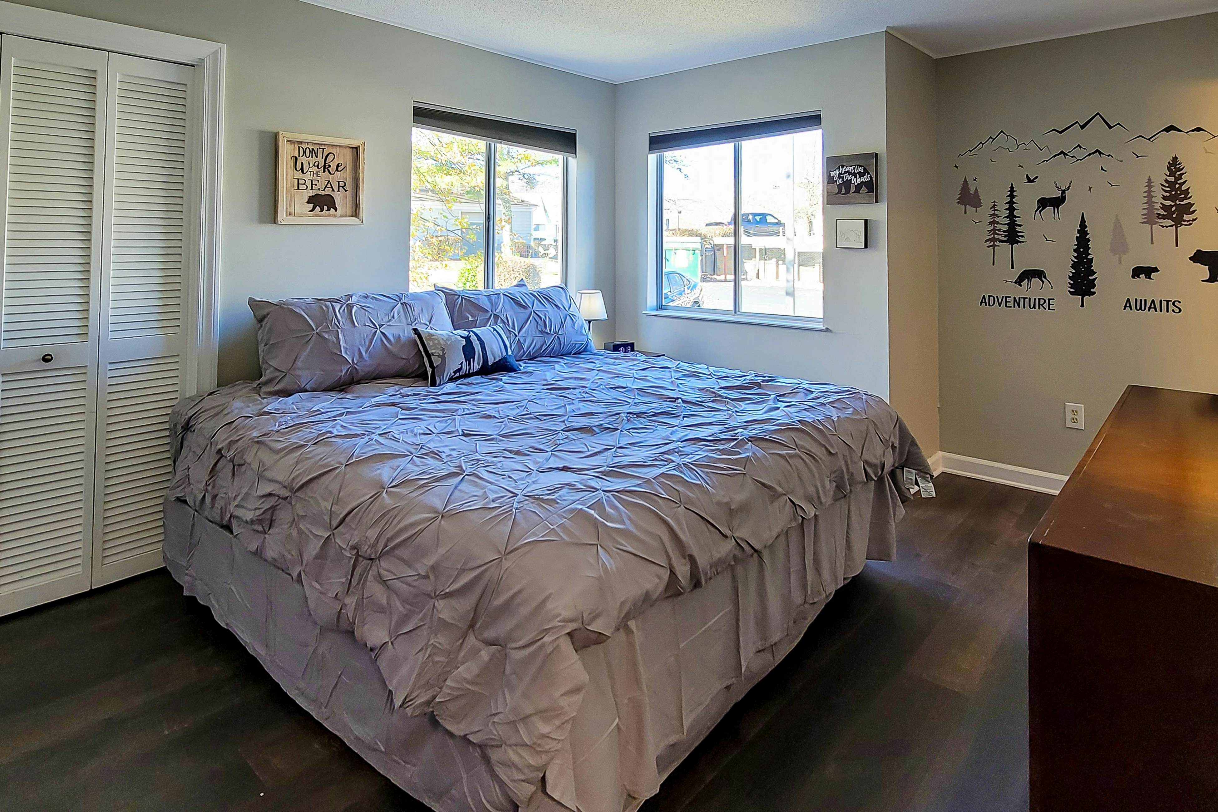 Cozy Condo, Sleeps 6・Mtn Views・Outdoor Pool