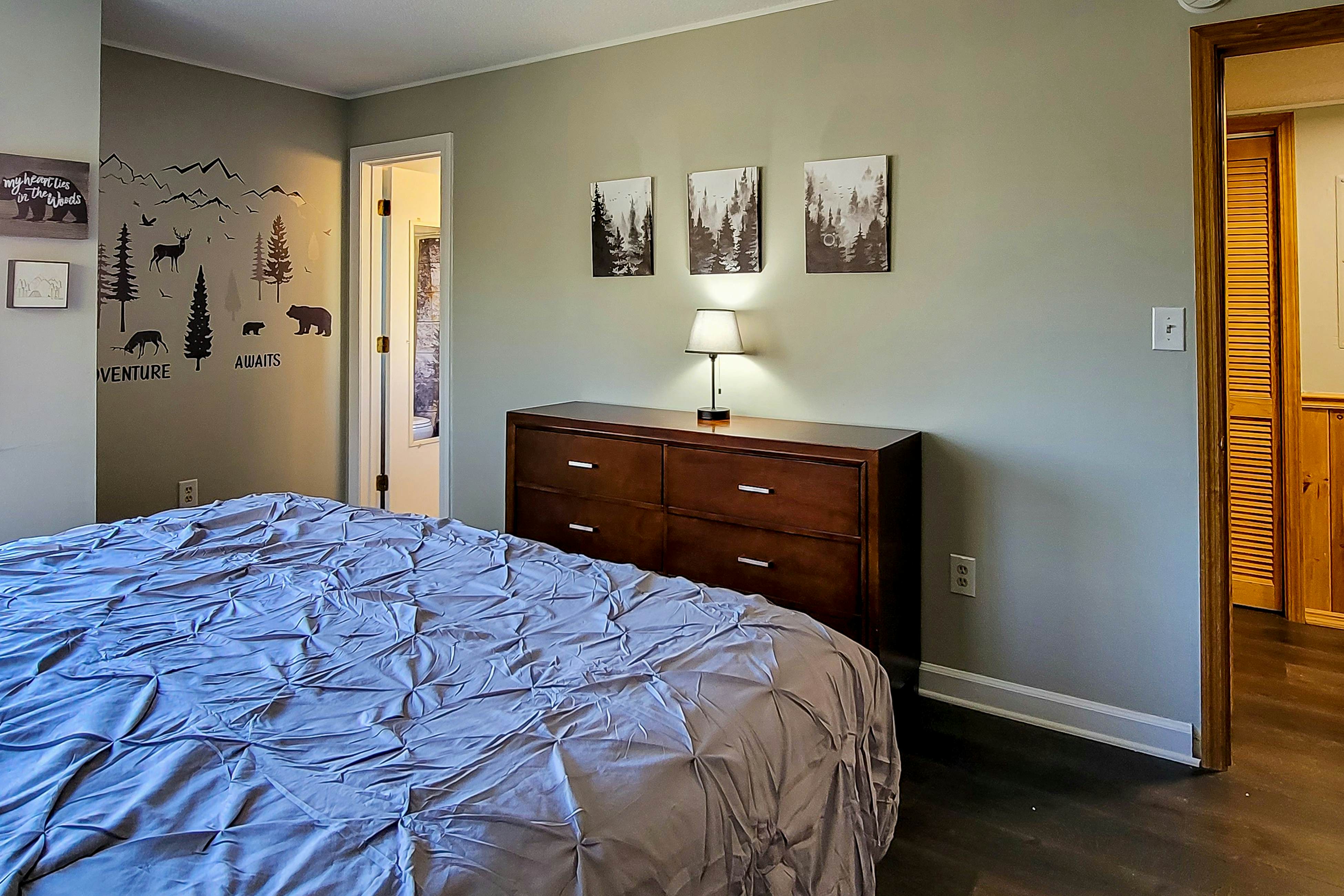 Cozy Condo, Sleeps 6・Mtn Views・Outdoor Pool