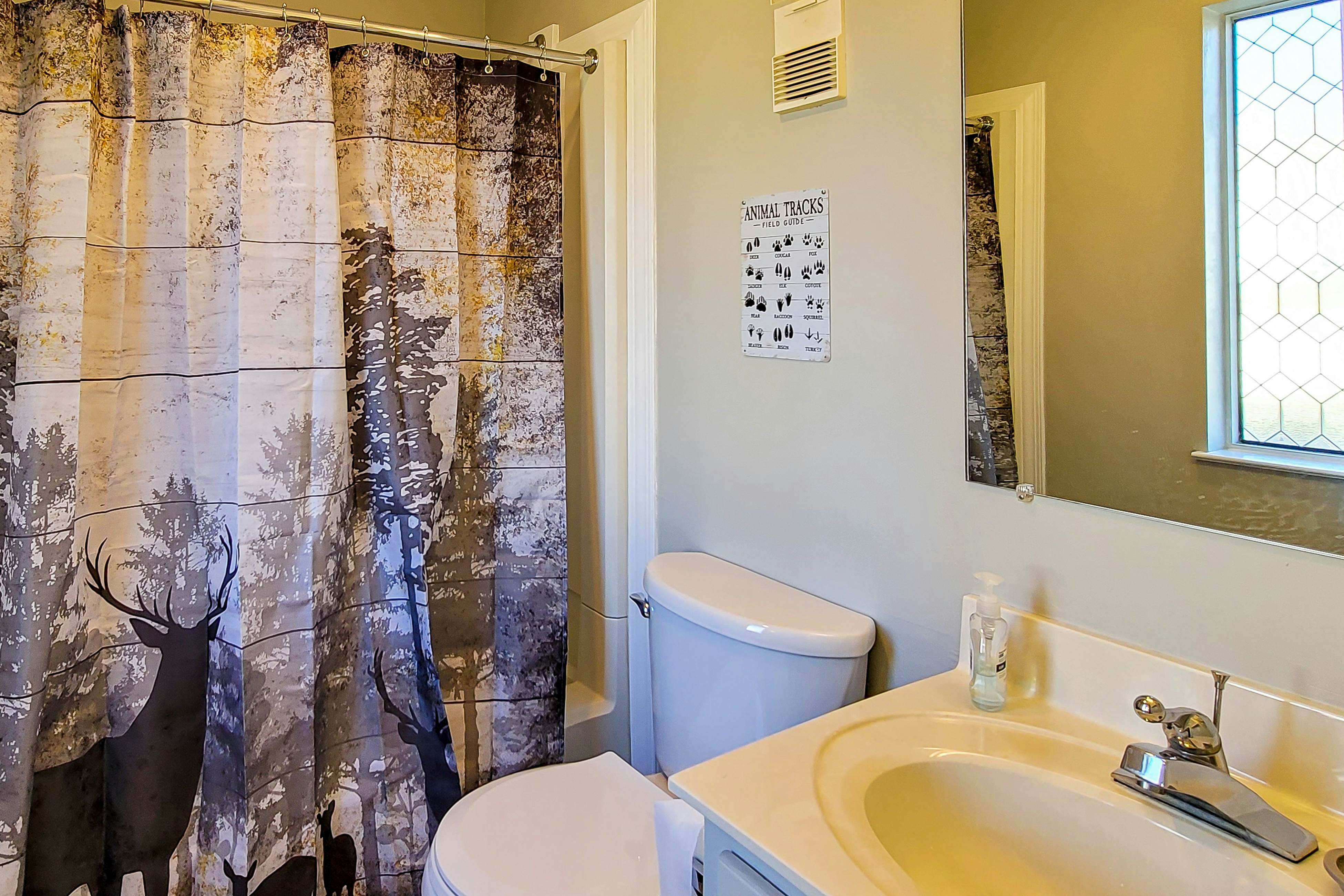 Cozy Condo, Sleeps 6・Mtn Views・Outdoor Pool