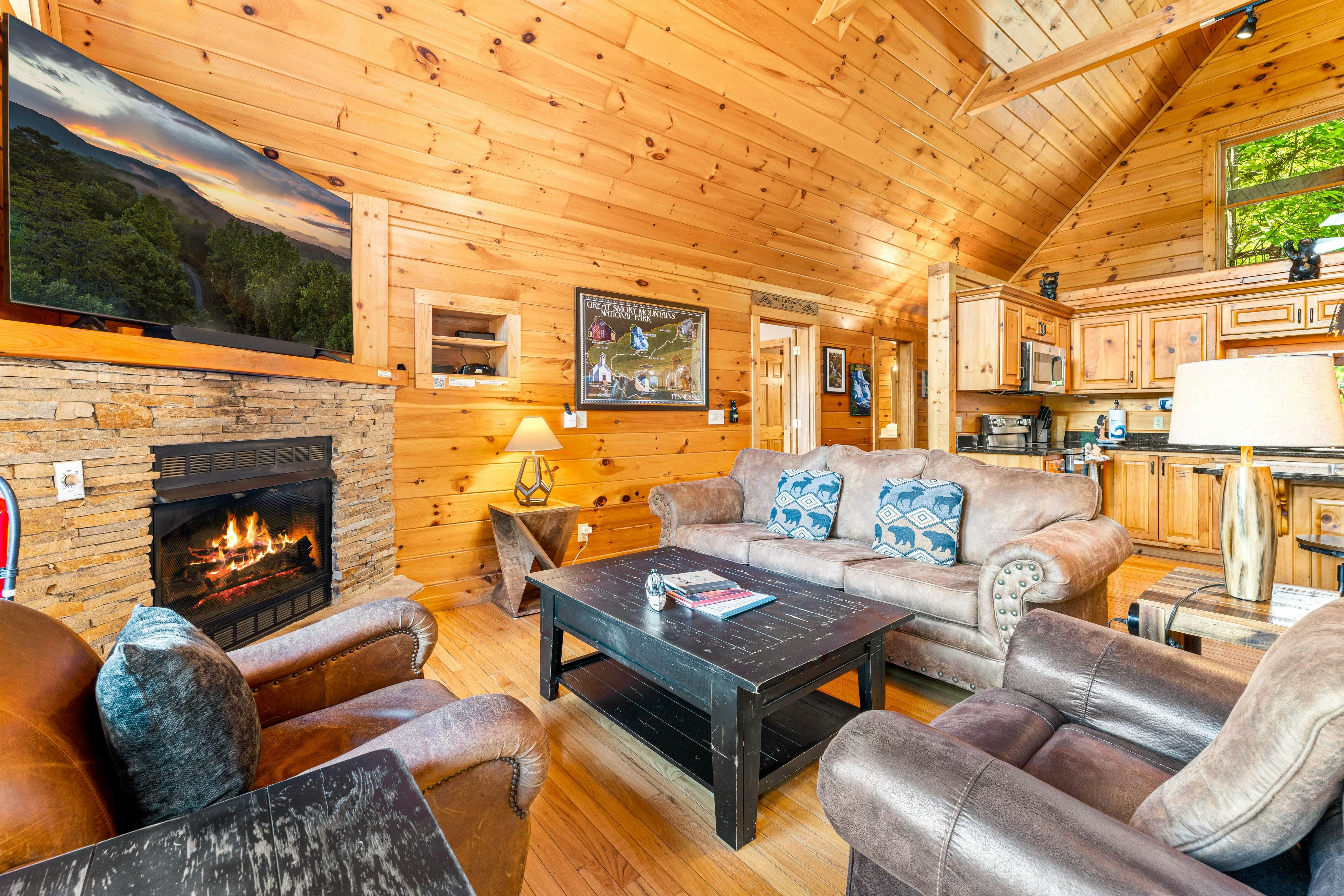 Luxury Mtn Retreat W Breathtaking Views, Sleeps 14
