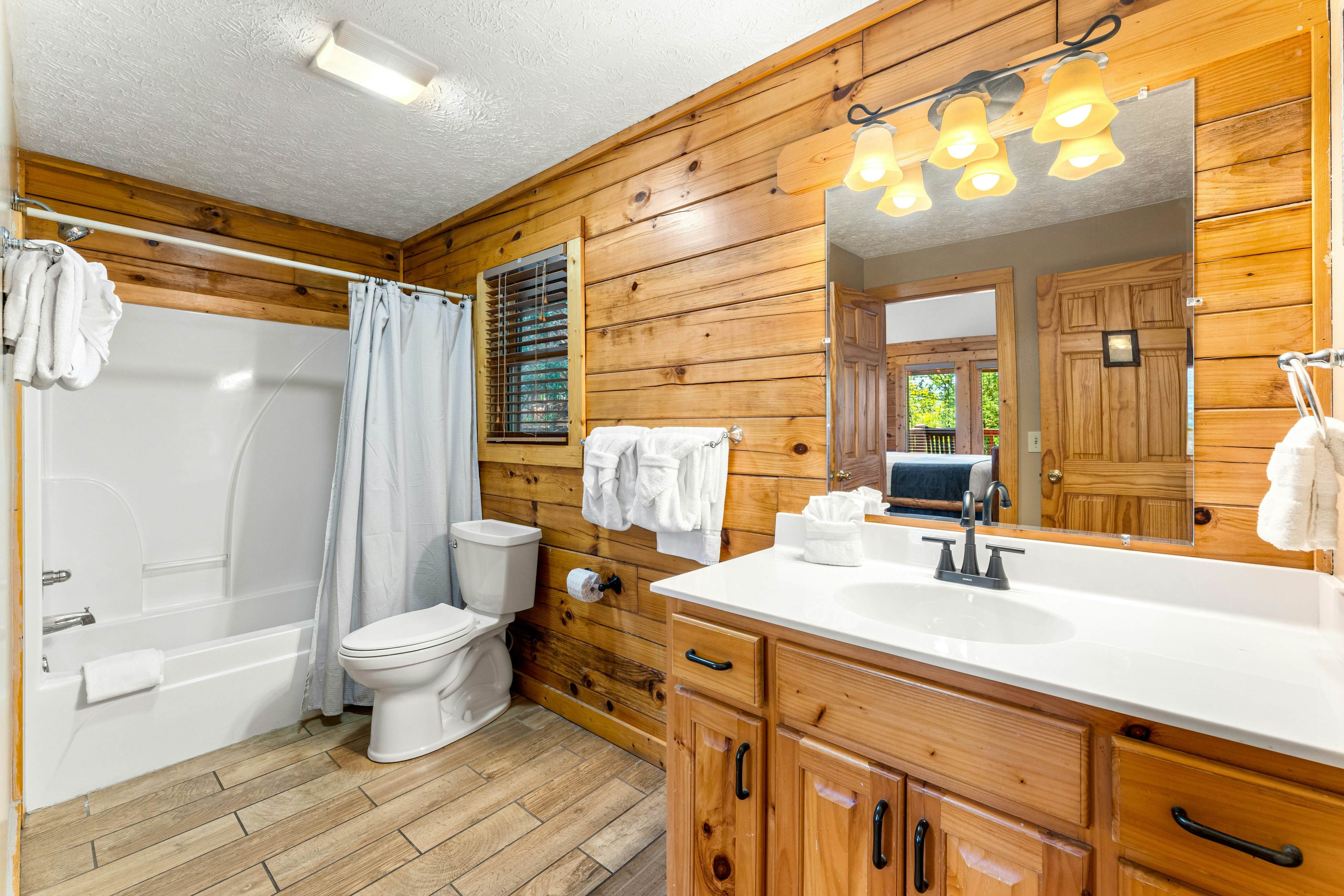 Luxury Mtn Retreat W Breathtaking Views, Sleeps 14