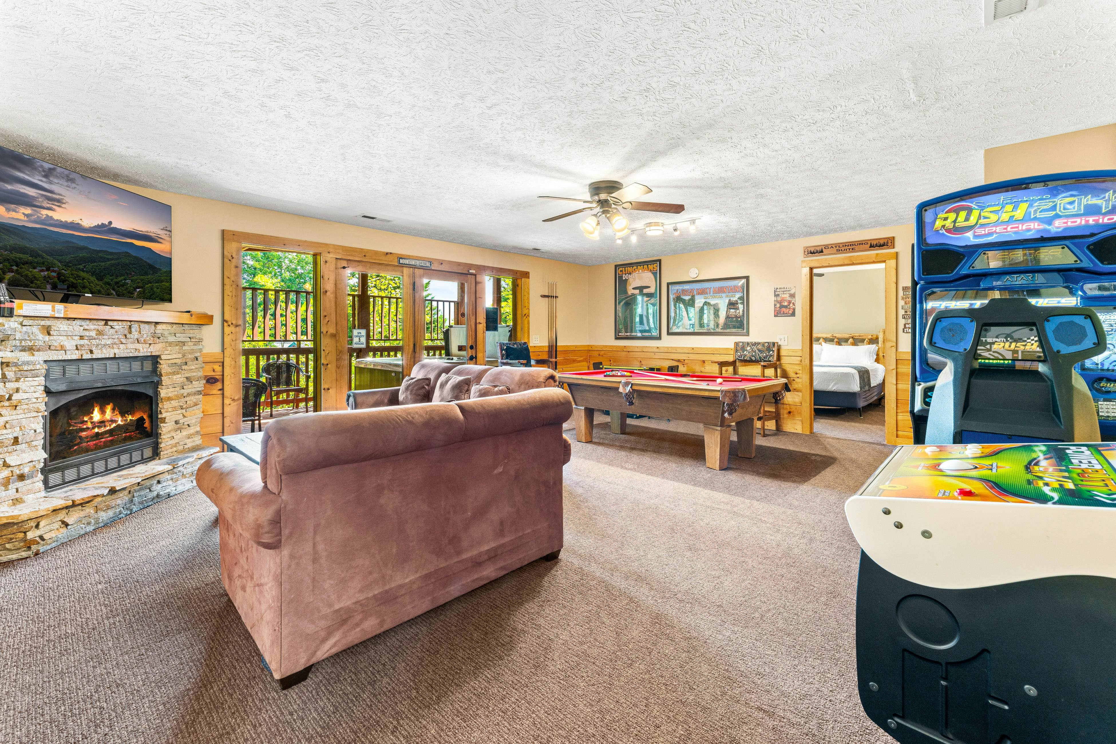 Luxury Mtn Retreat W Breathtaking Views, Sleeps 14