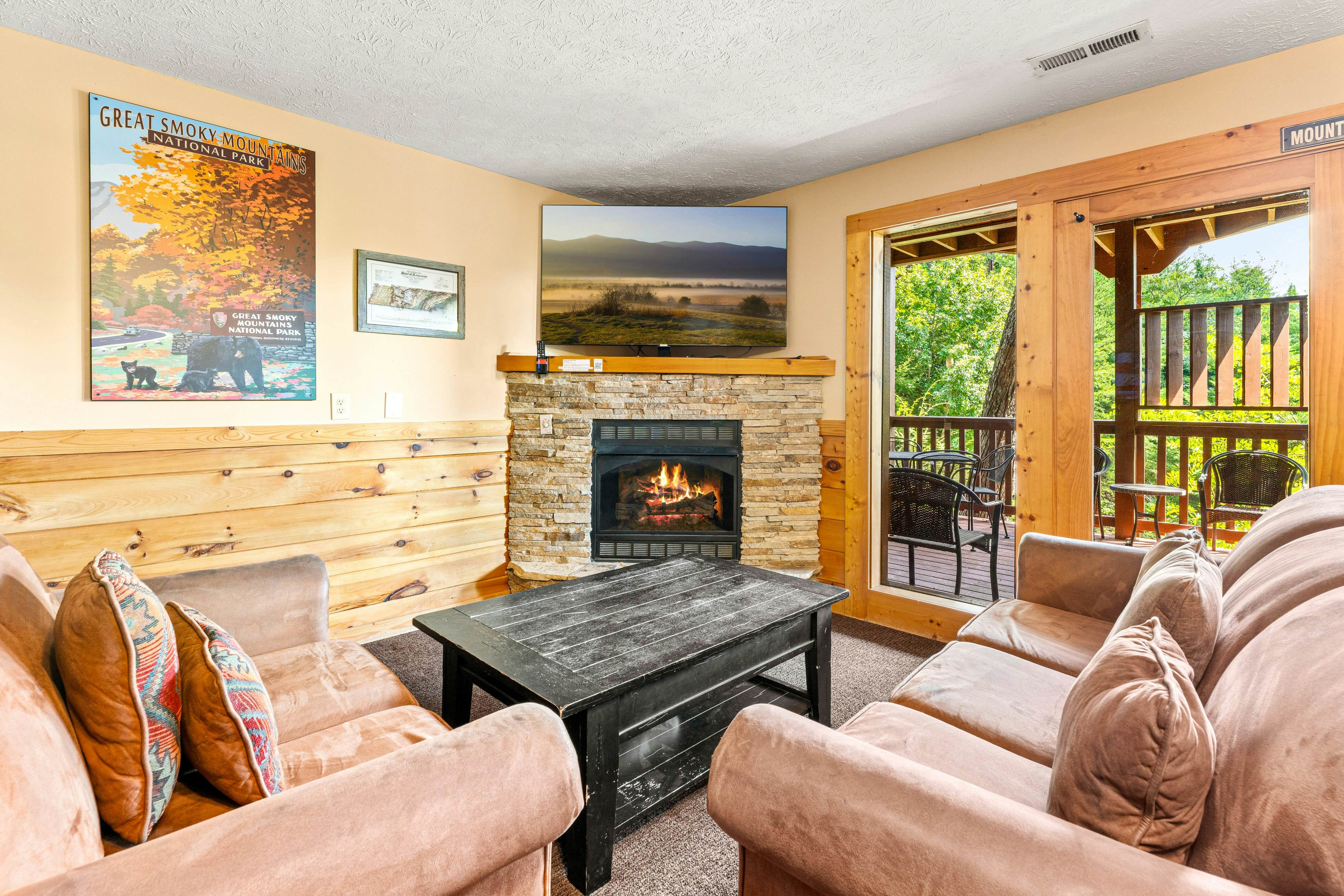 Luxury Mtn Retreat W Breathtaking Views, Sleeps 14