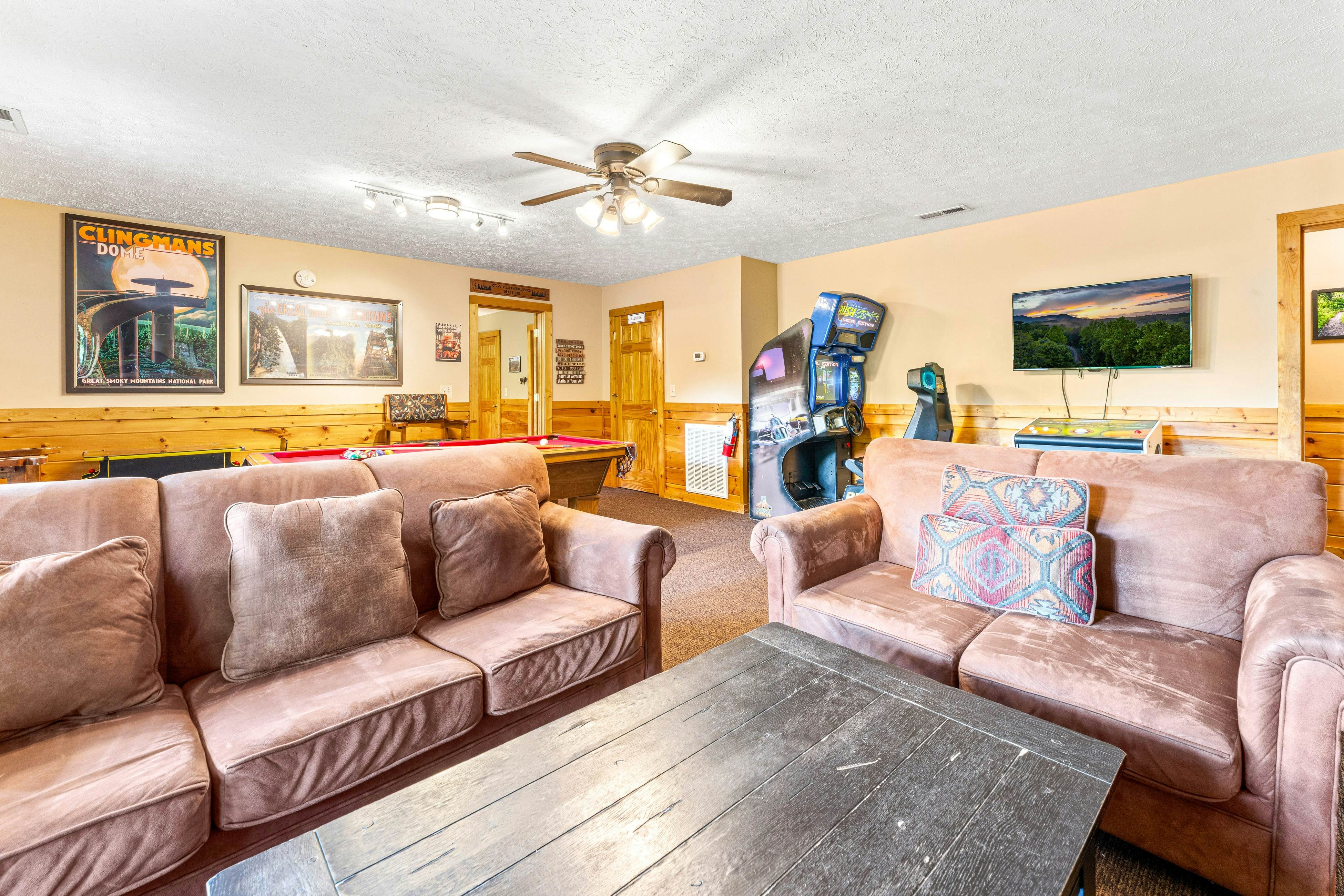 Luxury Mtn Retreat W Breathtaking Views, Sleeps 14