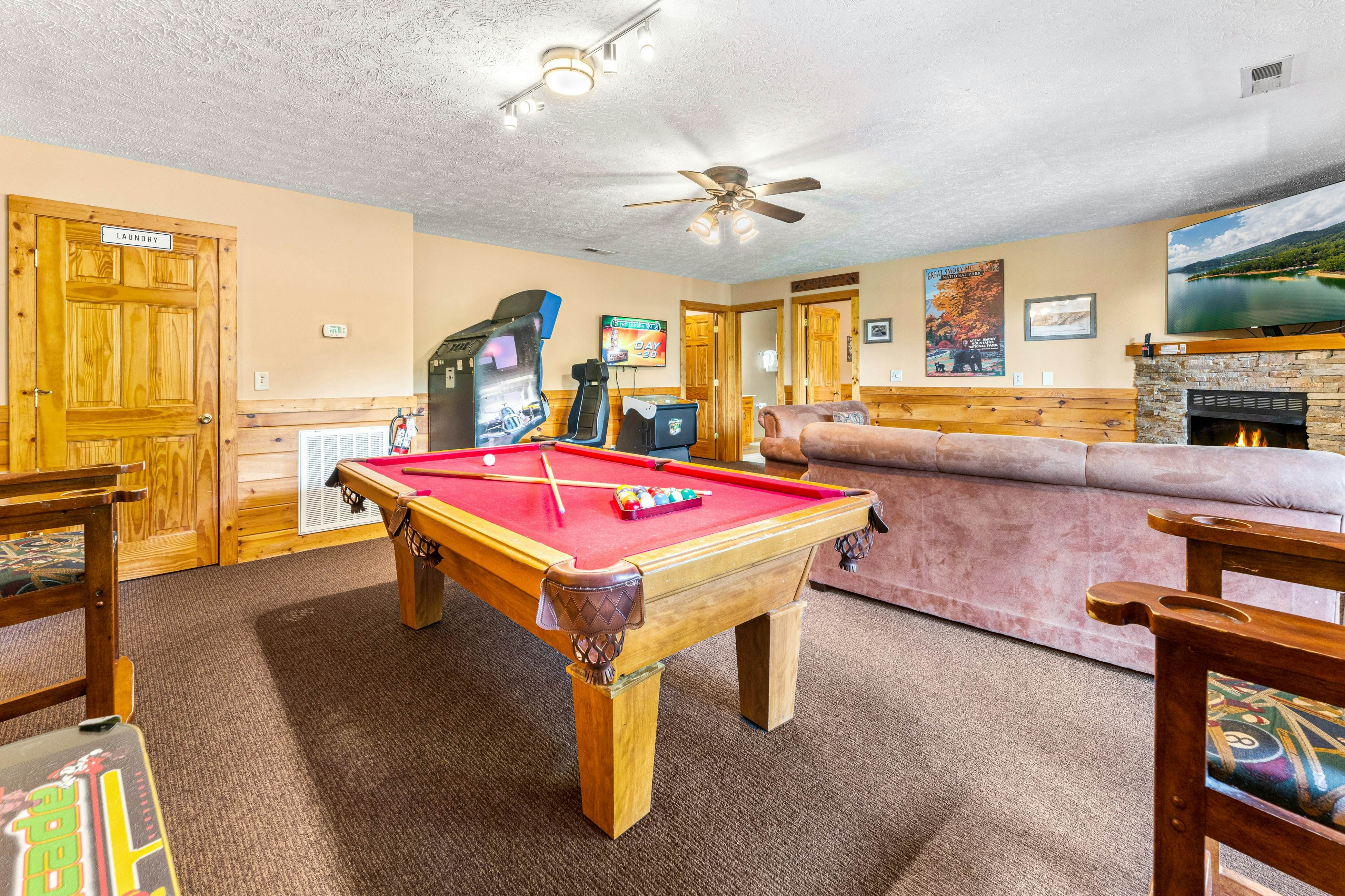 Luxury Mtn Retreat W Breathtaking Views, Sleeps 14